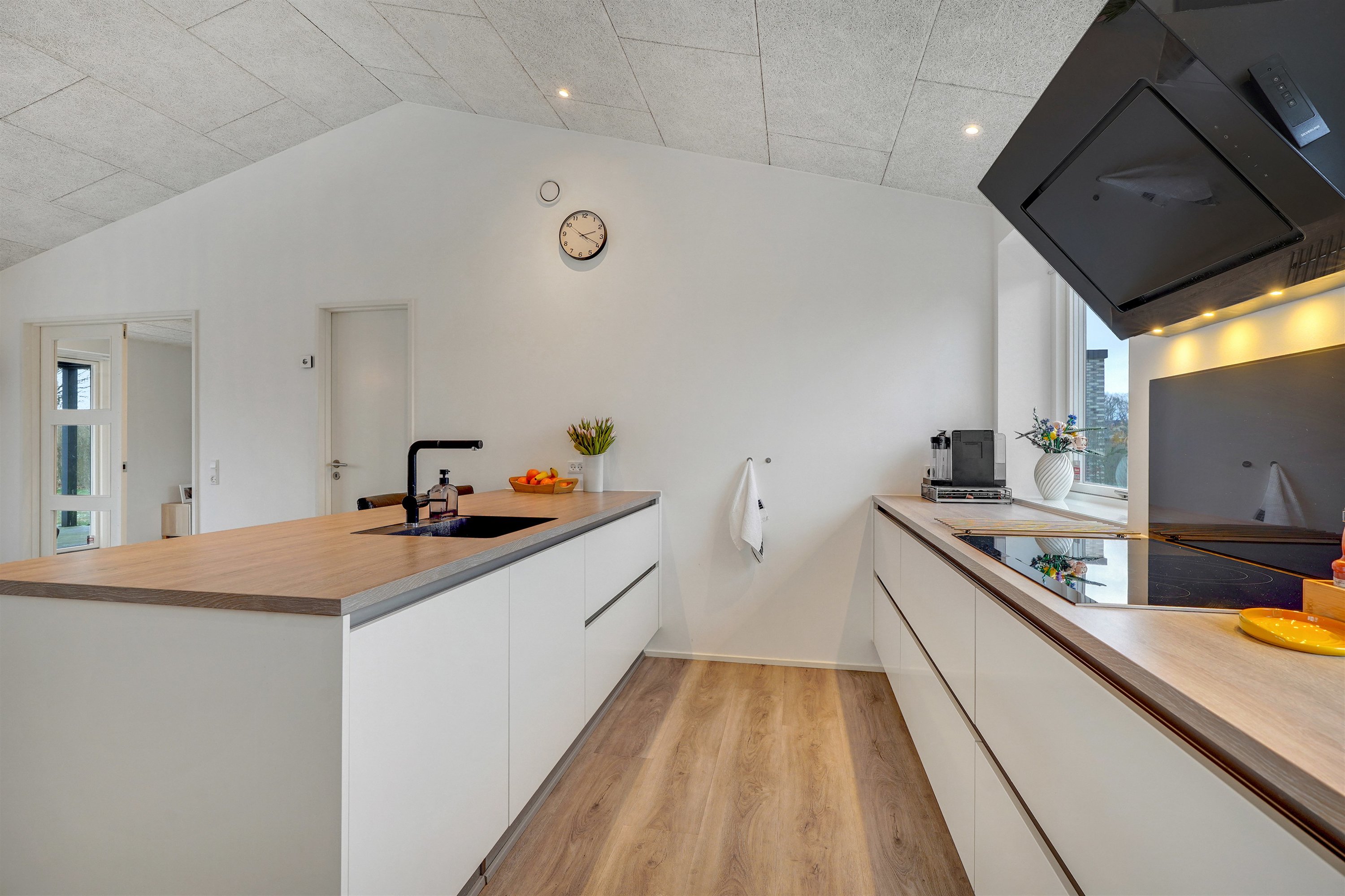 Fremhævet køkken billede i fuldskærmstilstand. Billede af Bænkebideren 8, 7190 Billund