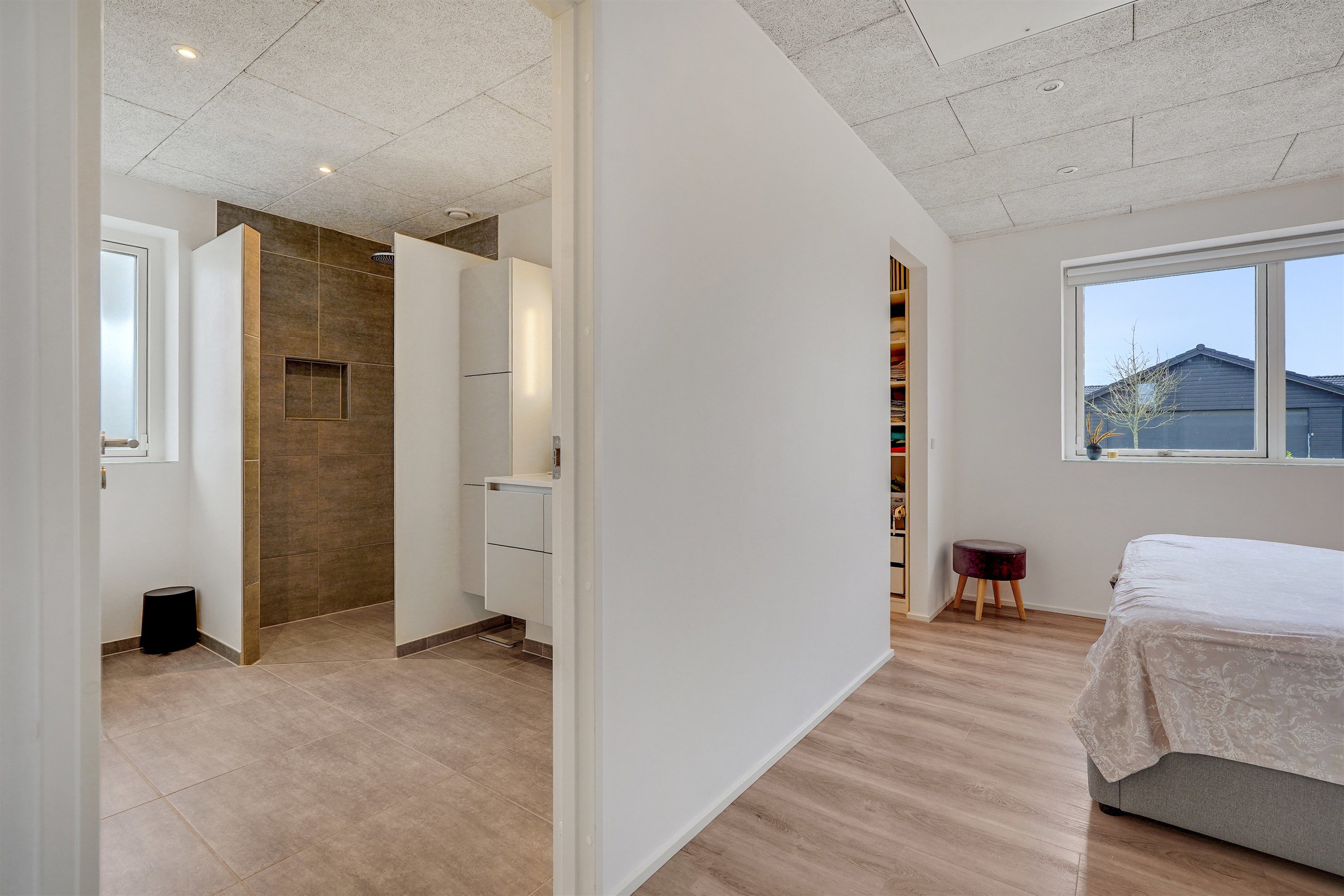 Fremhævet soveværelse billede i fuldskærmstilstand. Billede af Bænkebideren 8, 7190 Billund