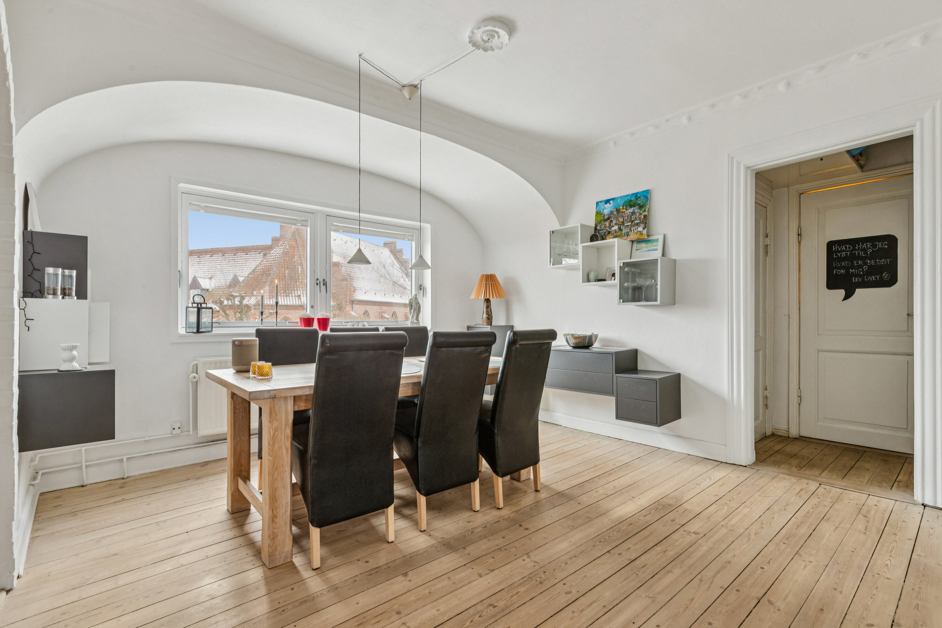 Fremhævet stue billede i fuldskærmstilstand. Billede af Kongovej 12, 1., 2300 København S