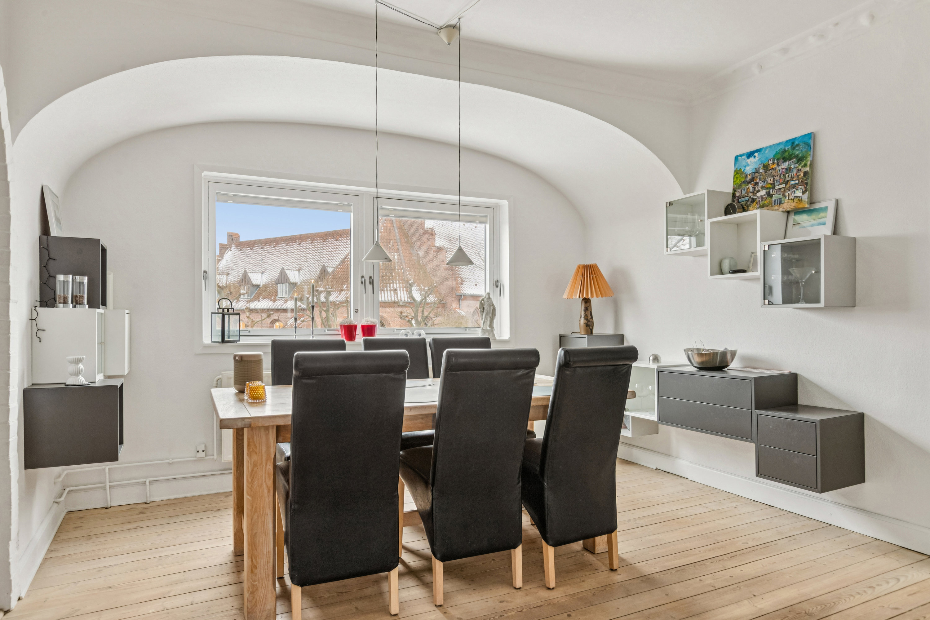 Fremhævet stue billede i fuldskærmstilstand. Billede af Kongovej 12, 1., 2300 København S