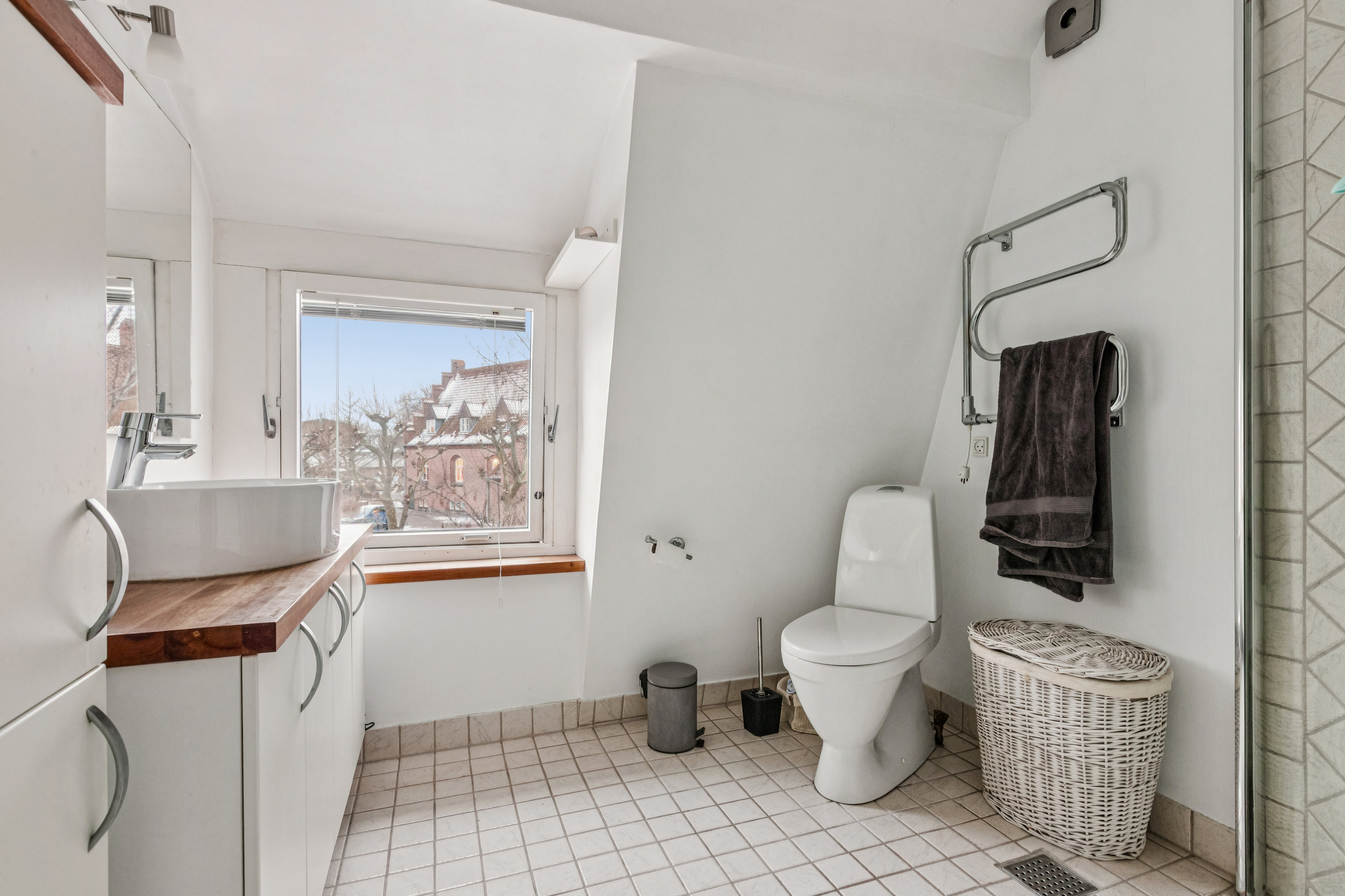 Fremhævet badeværelse billede i fuldskærmstilstand. Billede af Kongovej 12, 1., 2300 København S