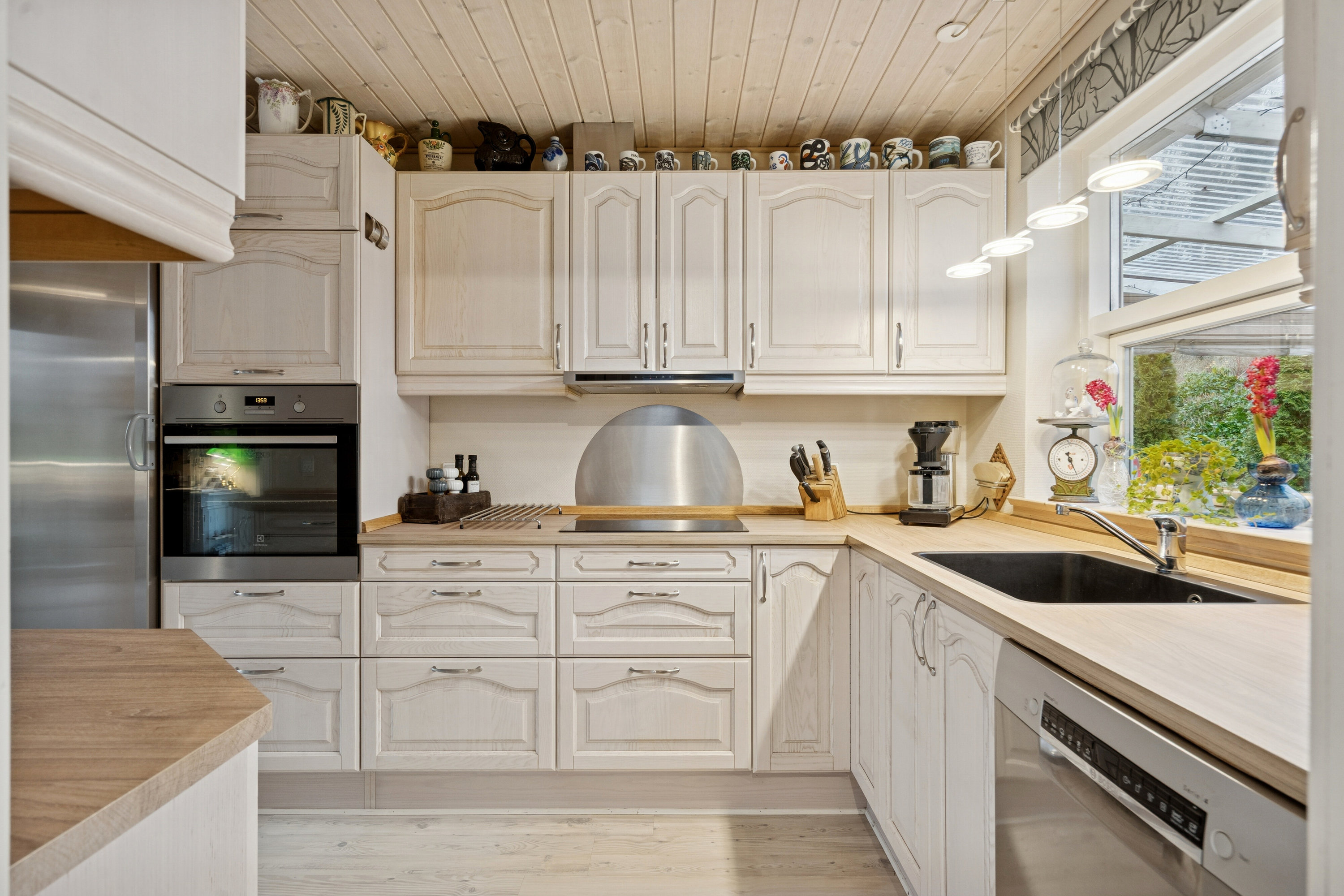 Fremhævet køkken billede i fuldskærmstilstand. Billede af Fyrre Alle 5, 6040 Egtved