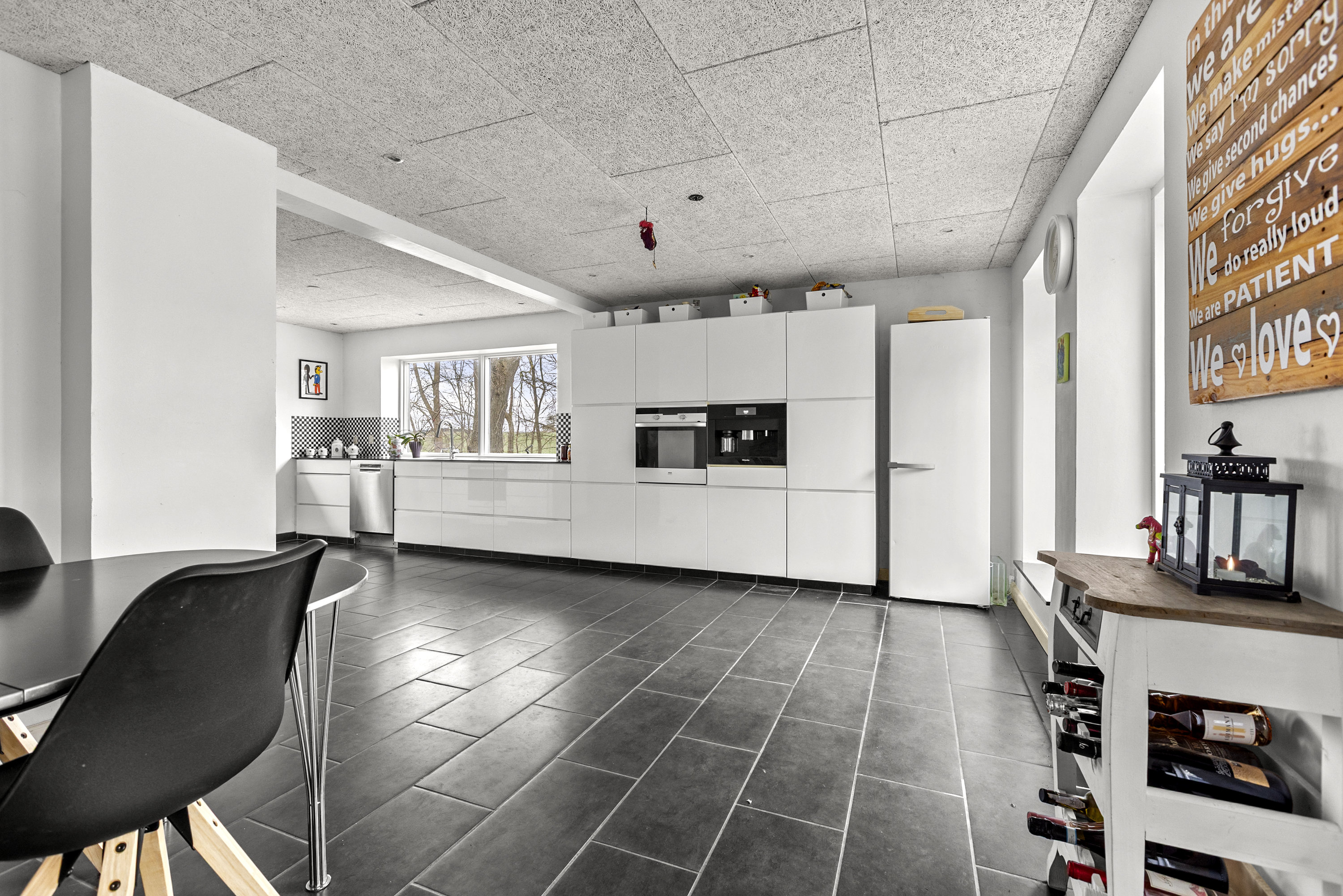 Fremhævet køkken billede i fuldskærmstilstand. Billede af Vesterbygårdvej 14, 4490 Jerslev Sjælland