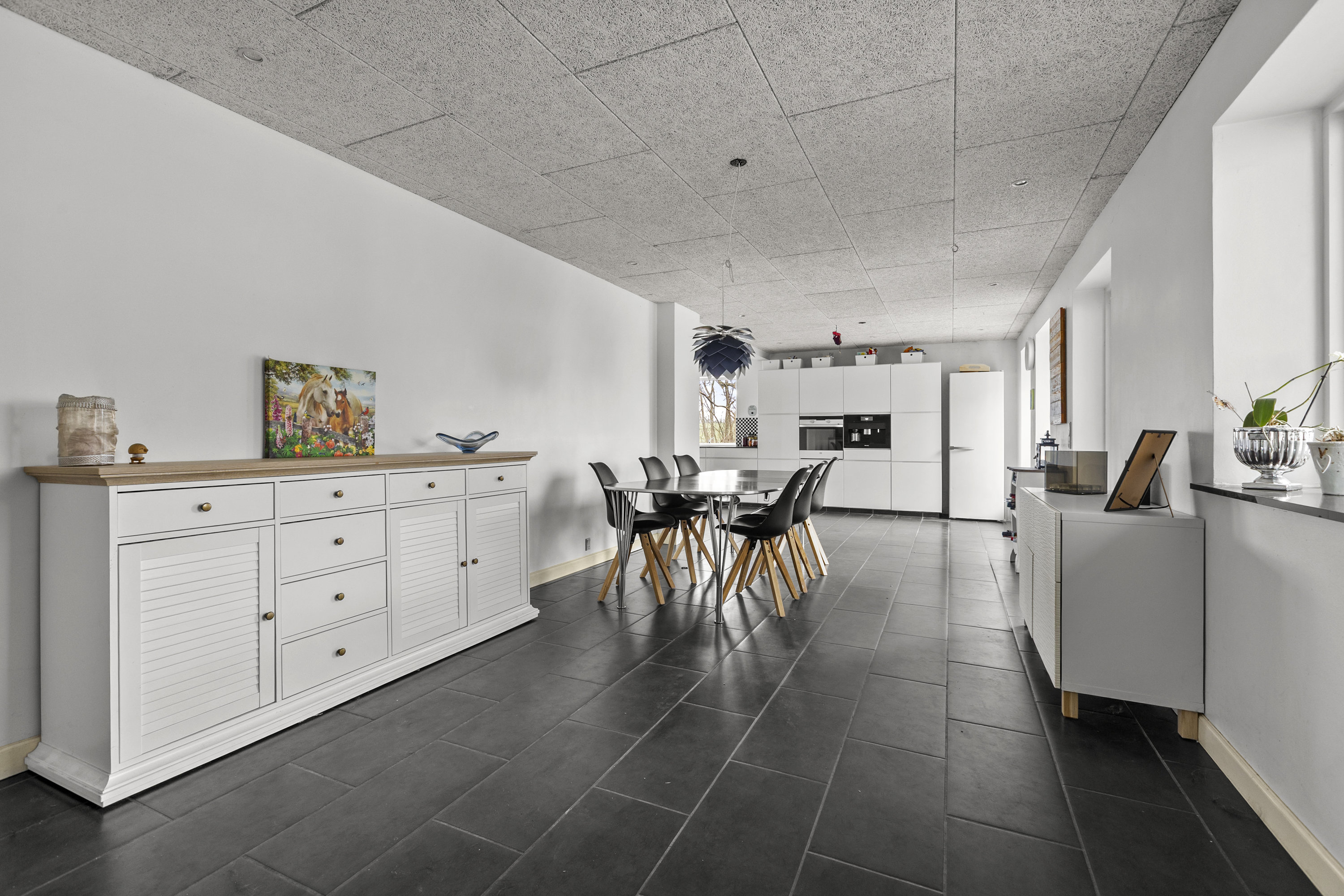 Fremhævet stue billede i fuldskærmstilstand. Billede af Vesterbygårdvej 14, 4490 Jerslev Sjælland