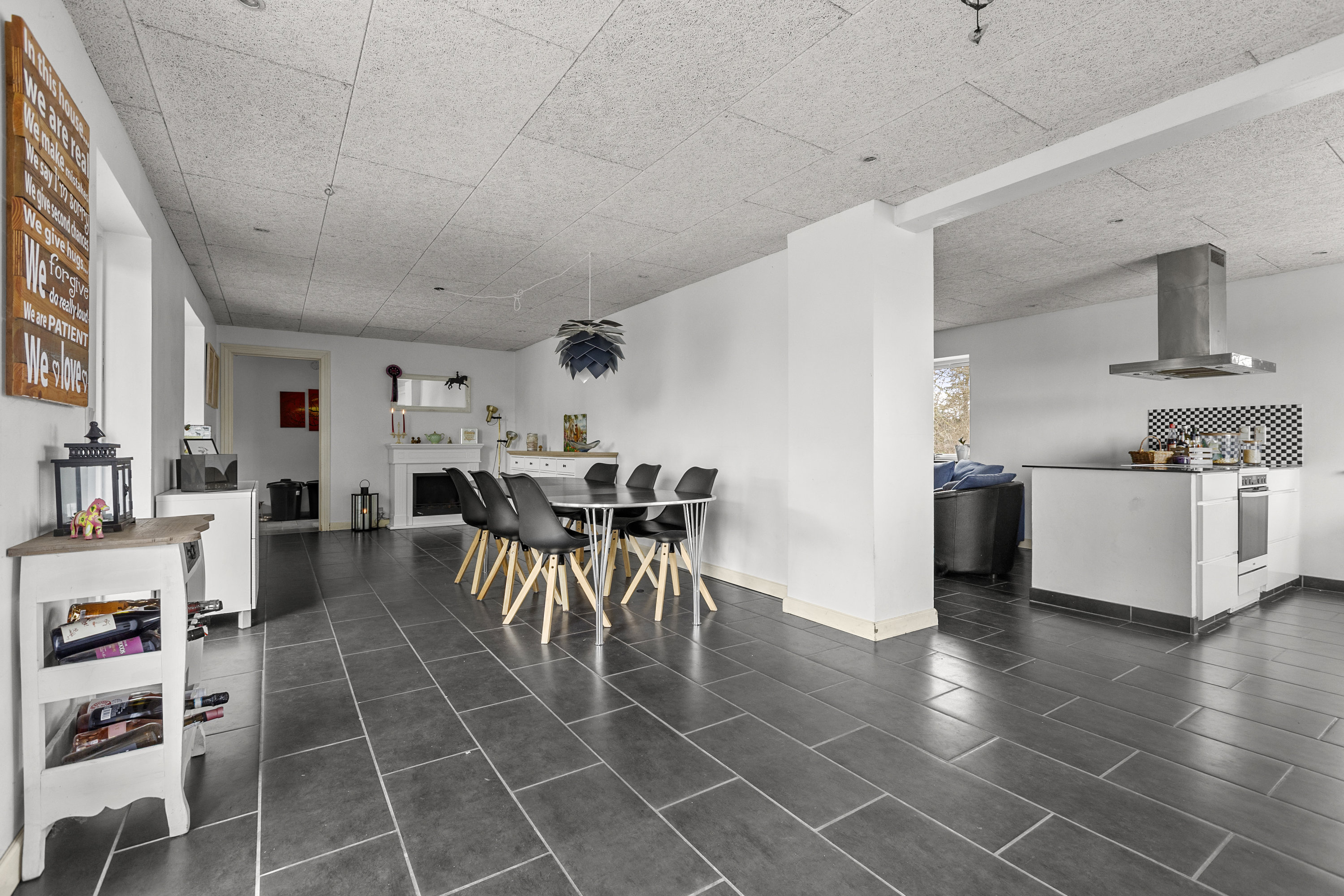 Fremhævet stue billede i fuldskærmstilstand. Billede af Vesterbygårdvej 14, 4490 Jerslev Sjælland