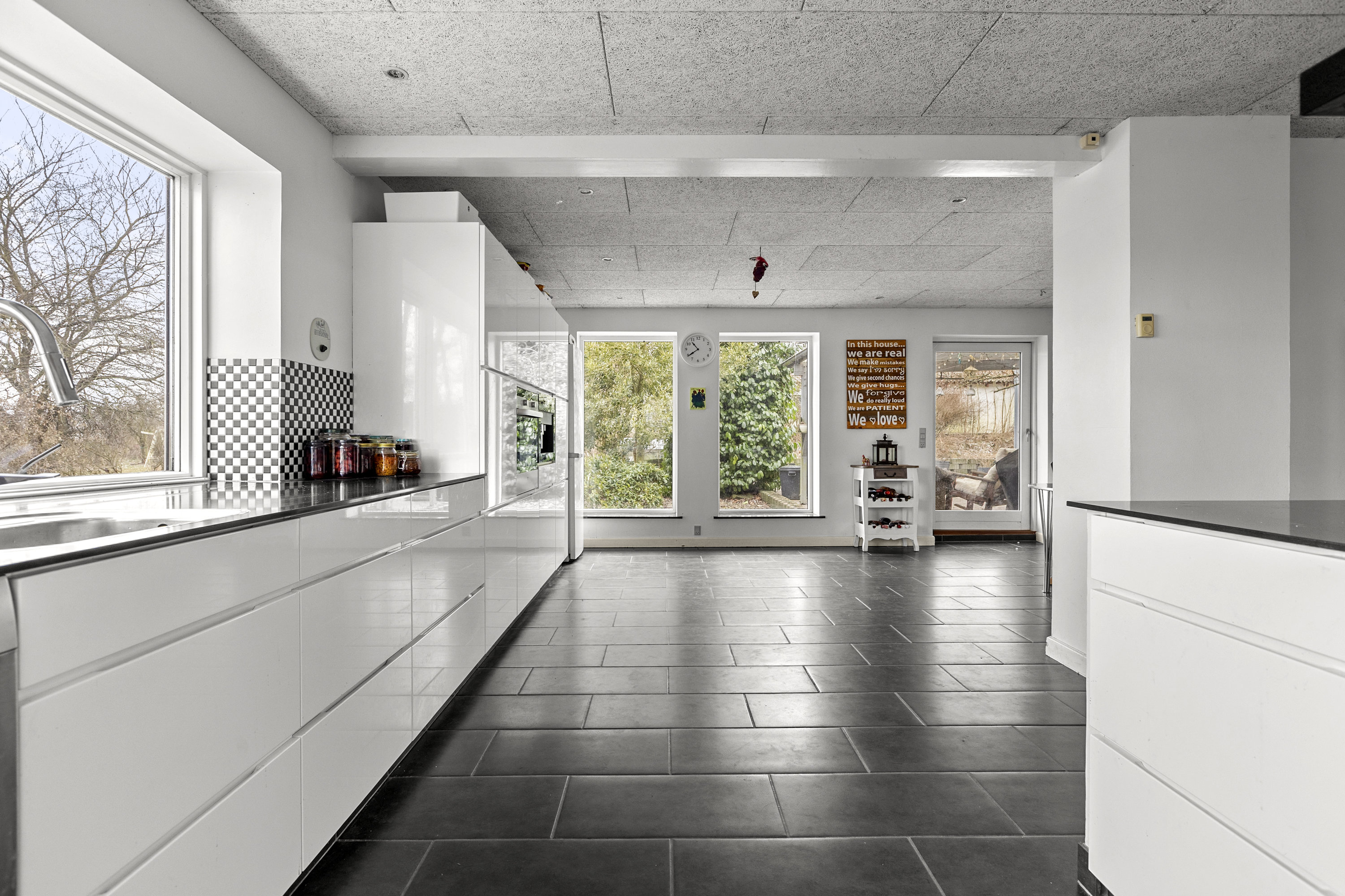 Fremhævet køkken billede i fuldskærmstilstand. Billede af Vesterbygårdvej 14, 4490 Jerslev Sjælland