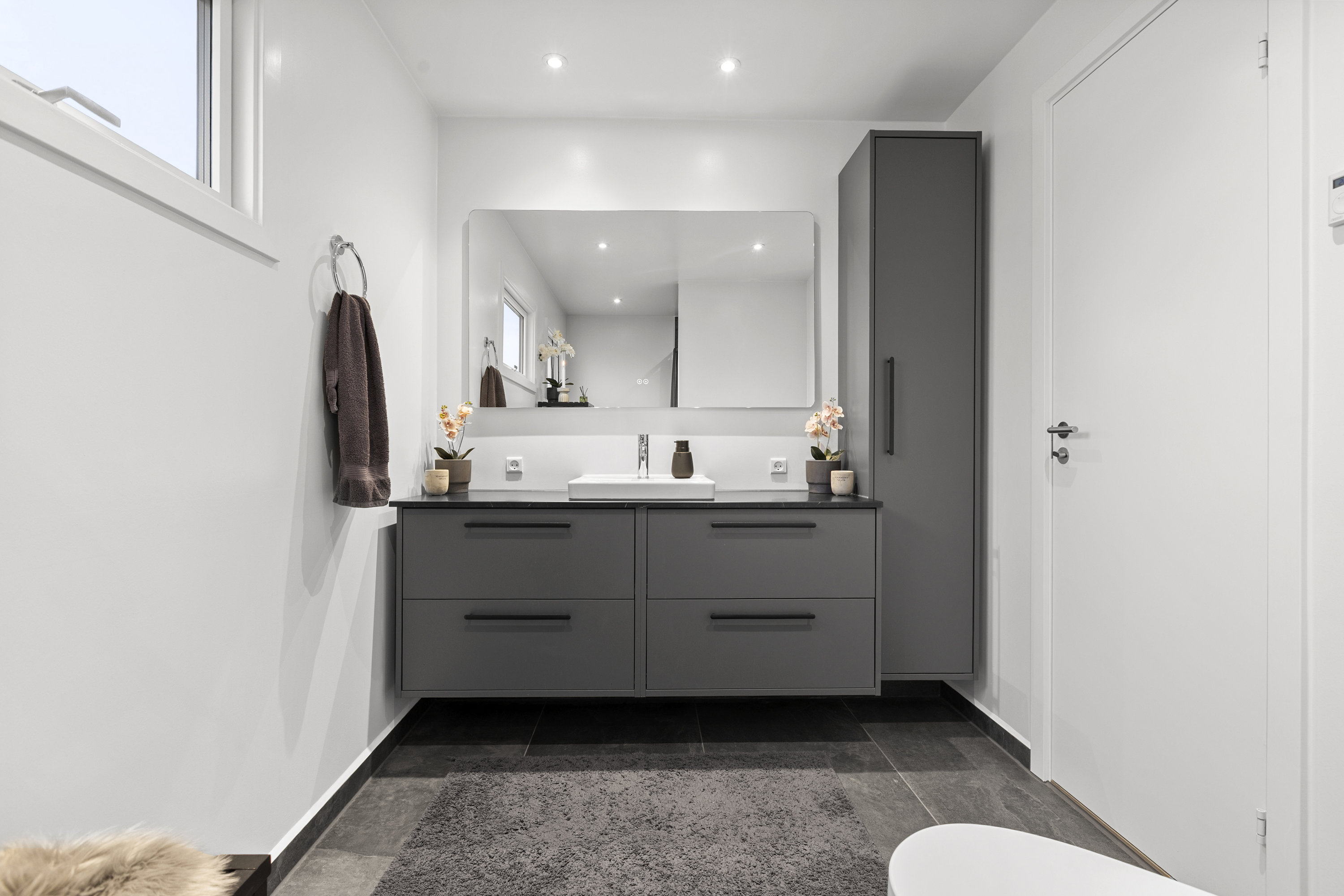 Fremhævet badeværelse billede i fuldskærmstilstand. Billede af Milehøjen 16, Årby, 4400 Kalundborg