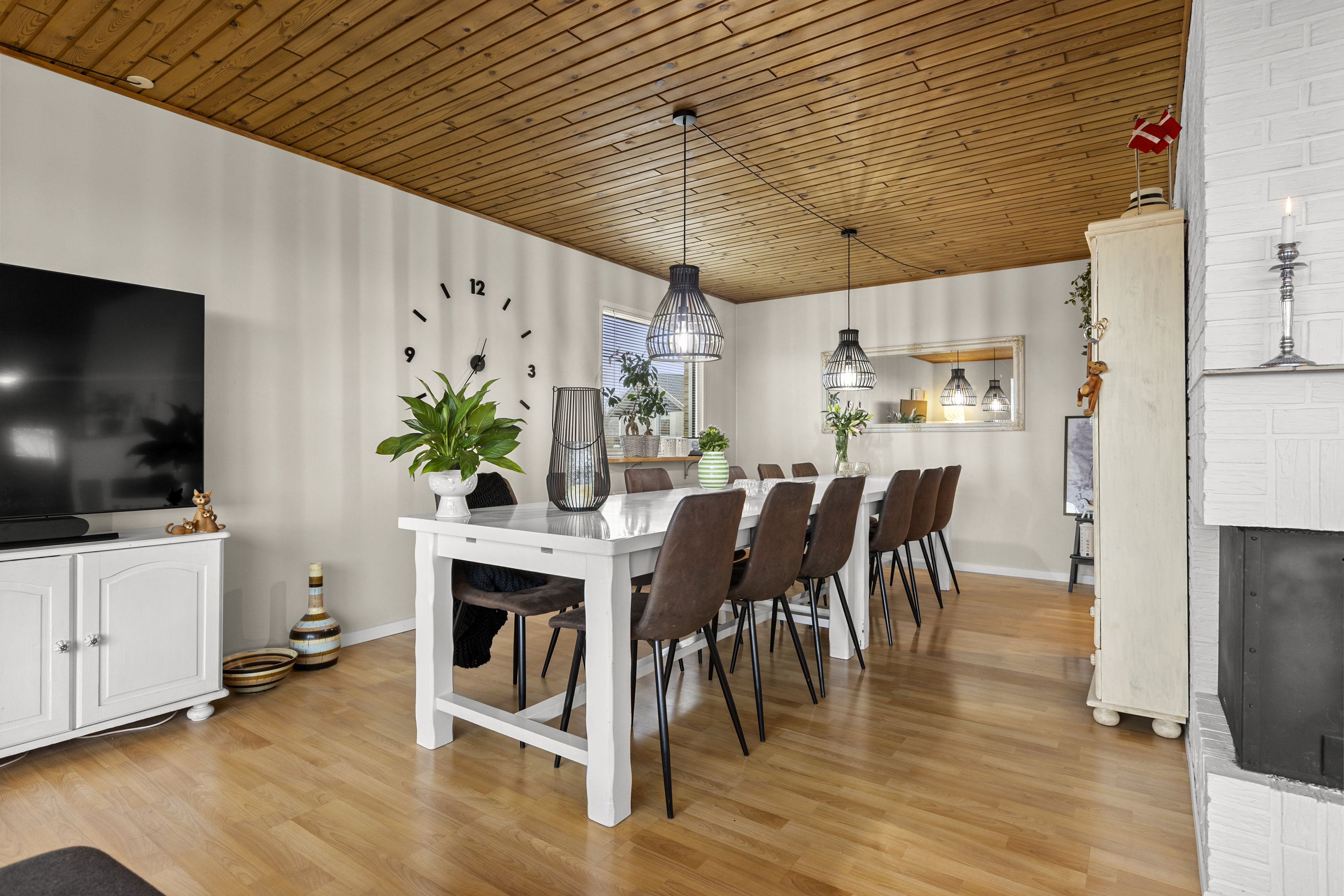 Fremhævet stue billede i fuldskærmstilstand. Billede af Milehøjen 16, Årby, 4400 Kalundborg