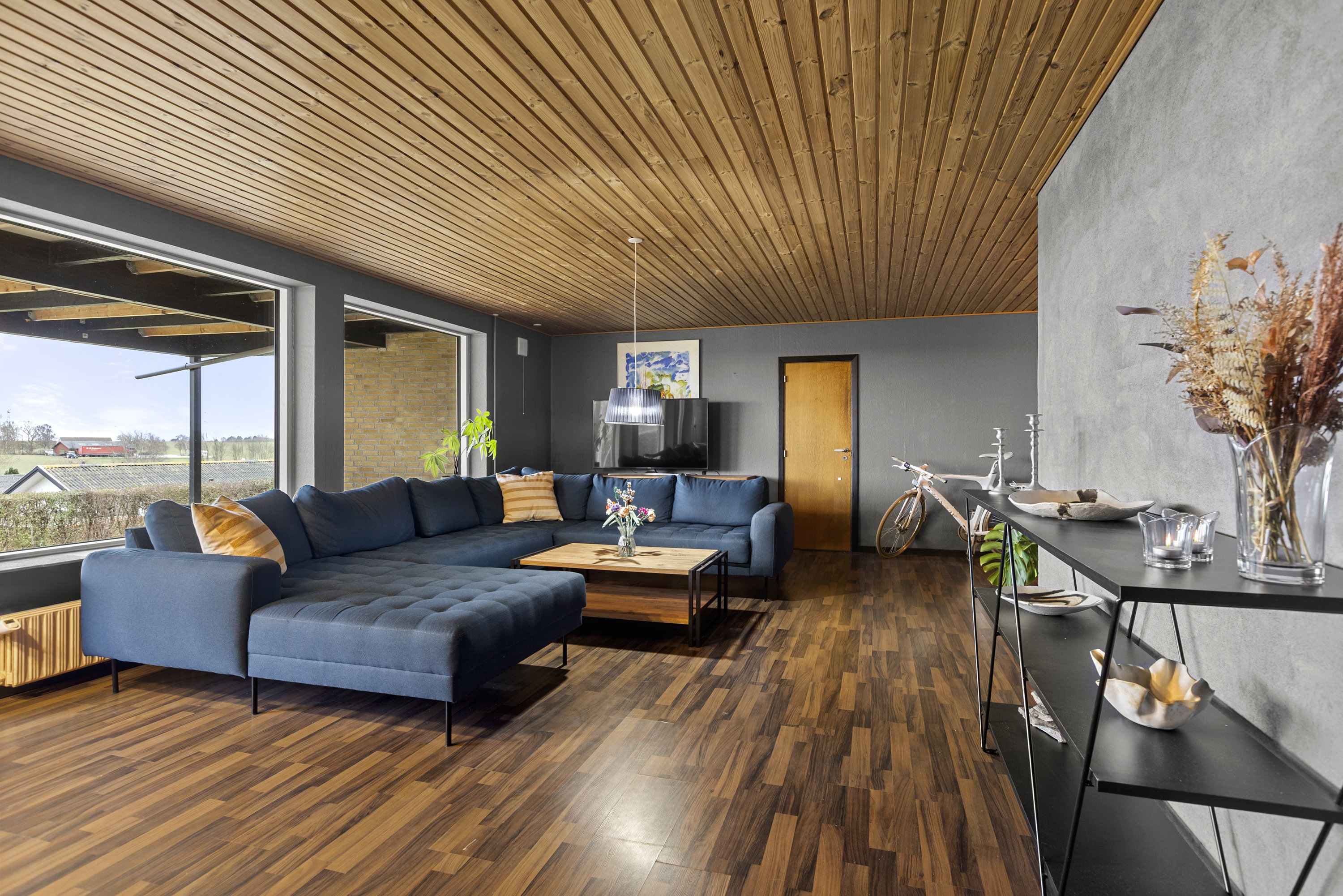 Fremhævet stue billede i fuldskærmstilstand. Billede af Milehøjen 16, Årby, 4400 Kalundborg