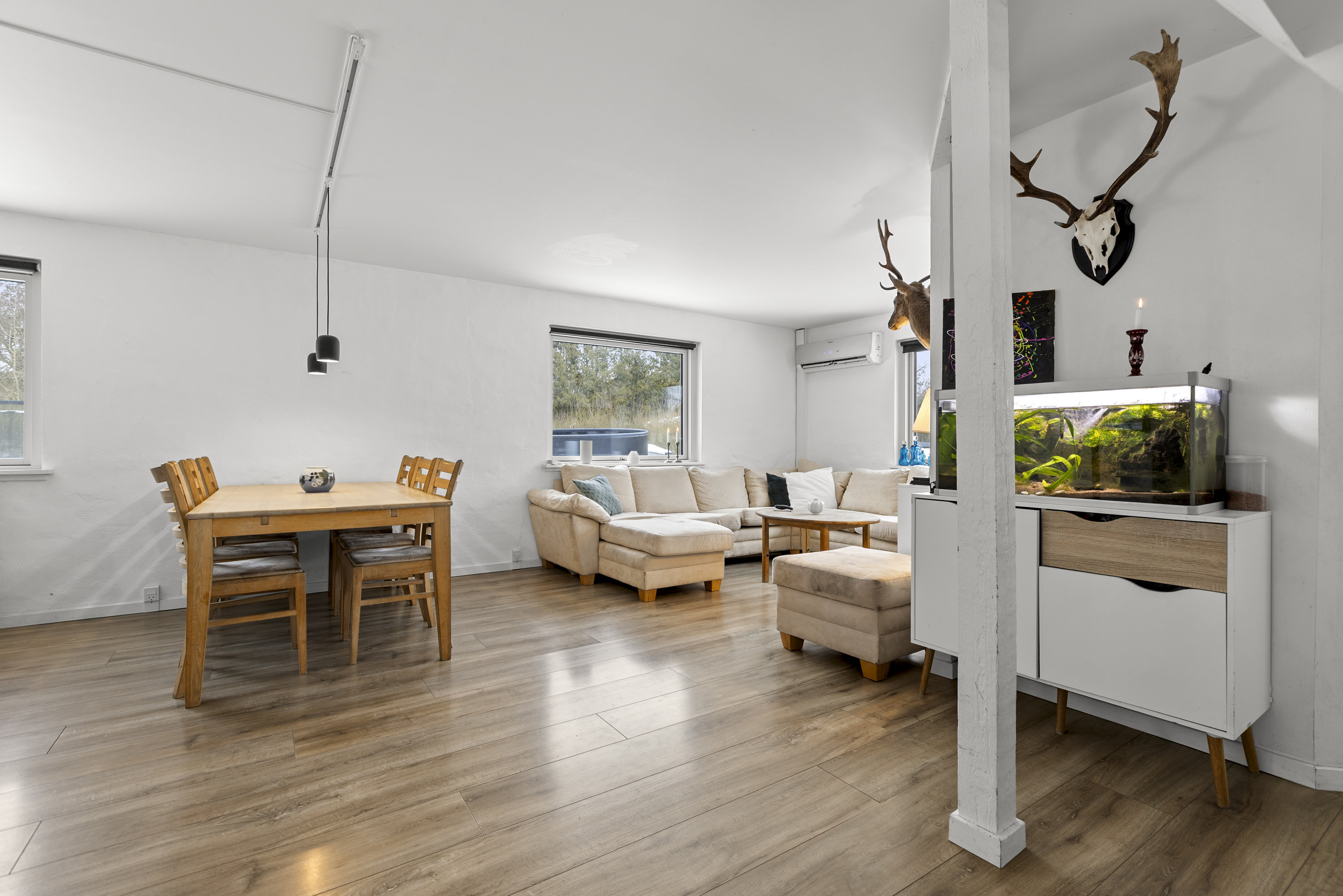 Fremhævet stue billede i fuldskærmstilstand. Billede af Haslevvej 250, 4100 Ringsted