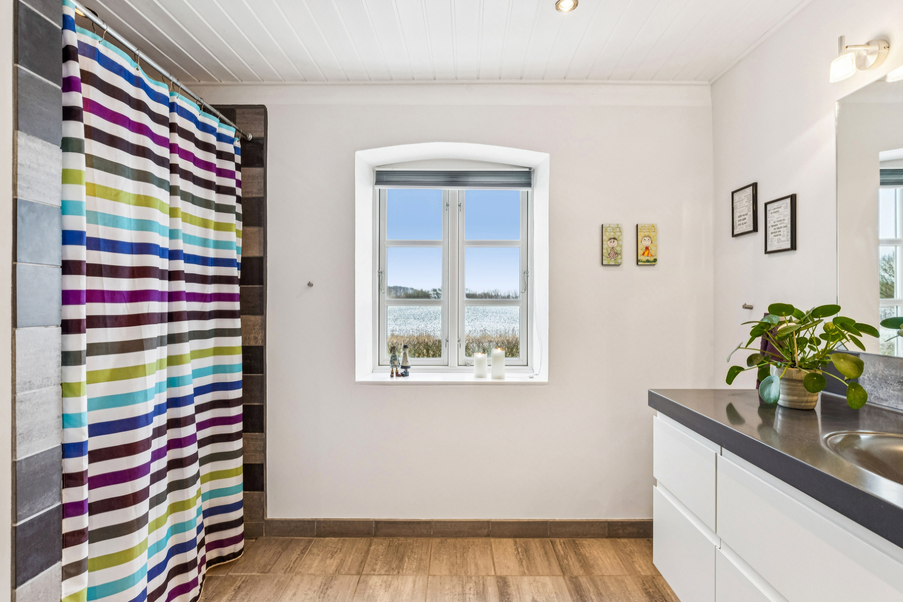 Fremhævet badeværelse billede i fuldskærmstilstand. Billede af Bojskovvej 18, 6400 Sønderborg