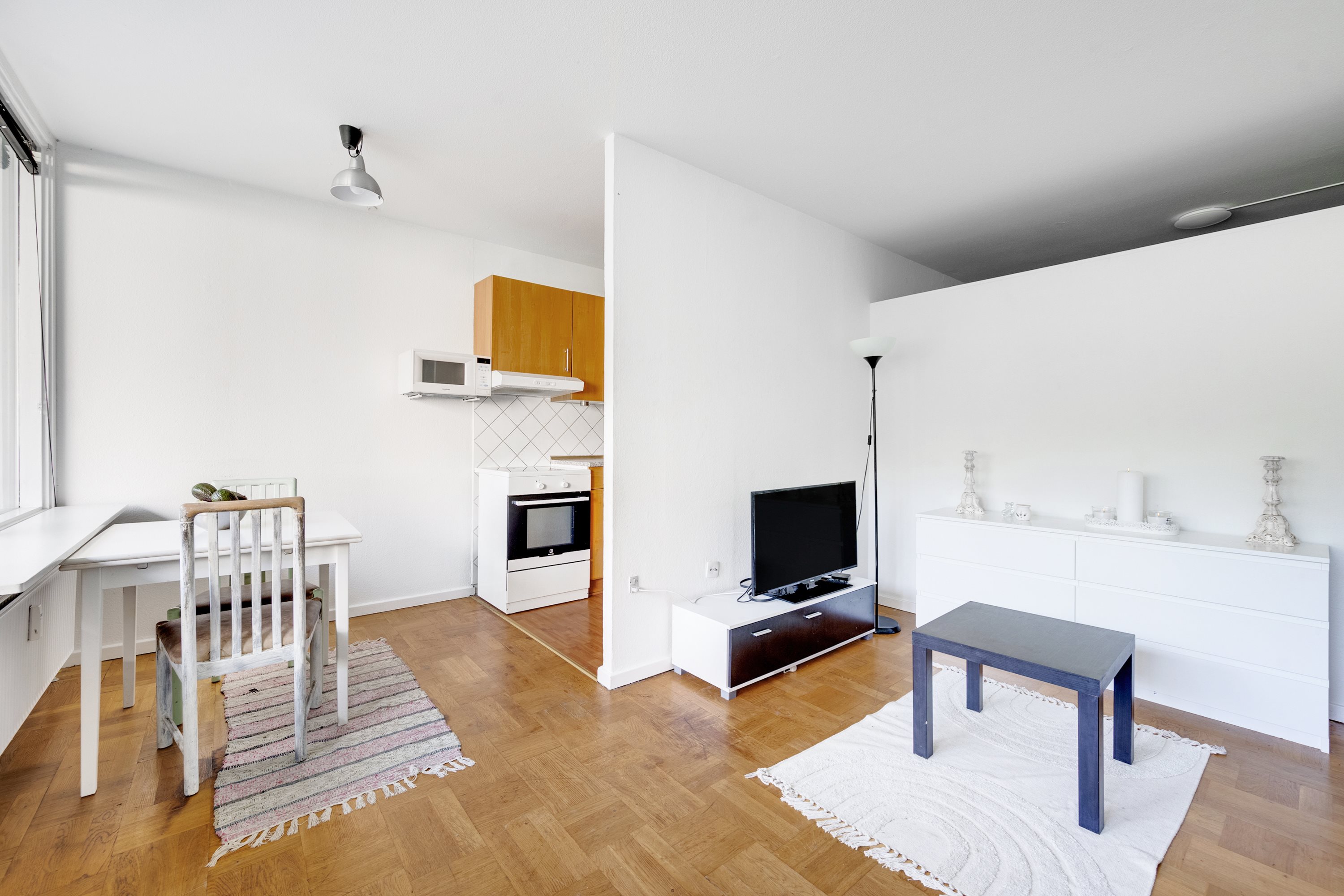 Fremhævet stue billede i fuldskærmstilstand. Billede af Floravænget 5, st.. mf., Dalum, 5250 Odense SV