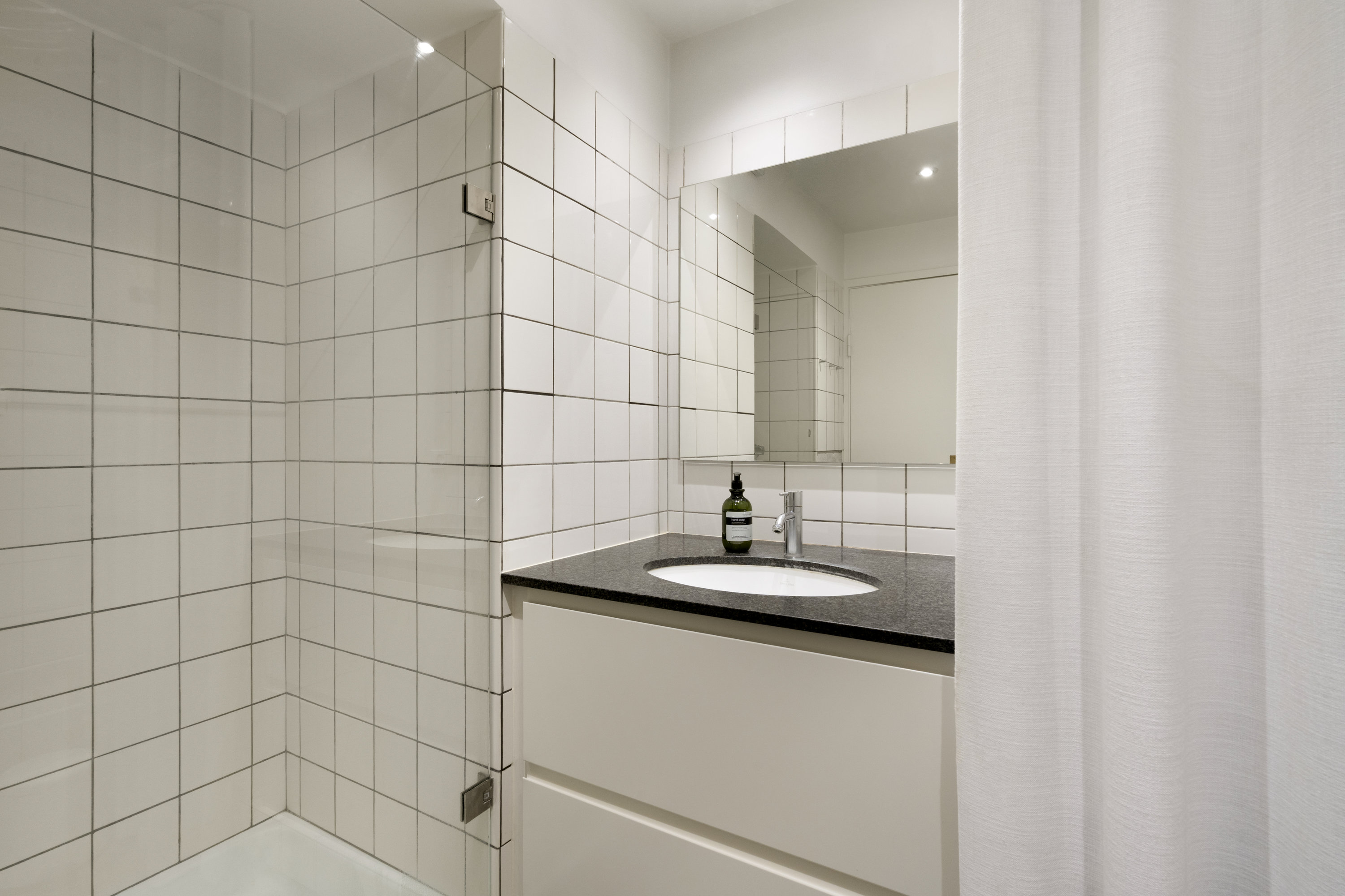 Fremhævet  billede i fuldskærmstilstand. Billede af Strandvejen 417C, 3. th., 2930 Klampenborg