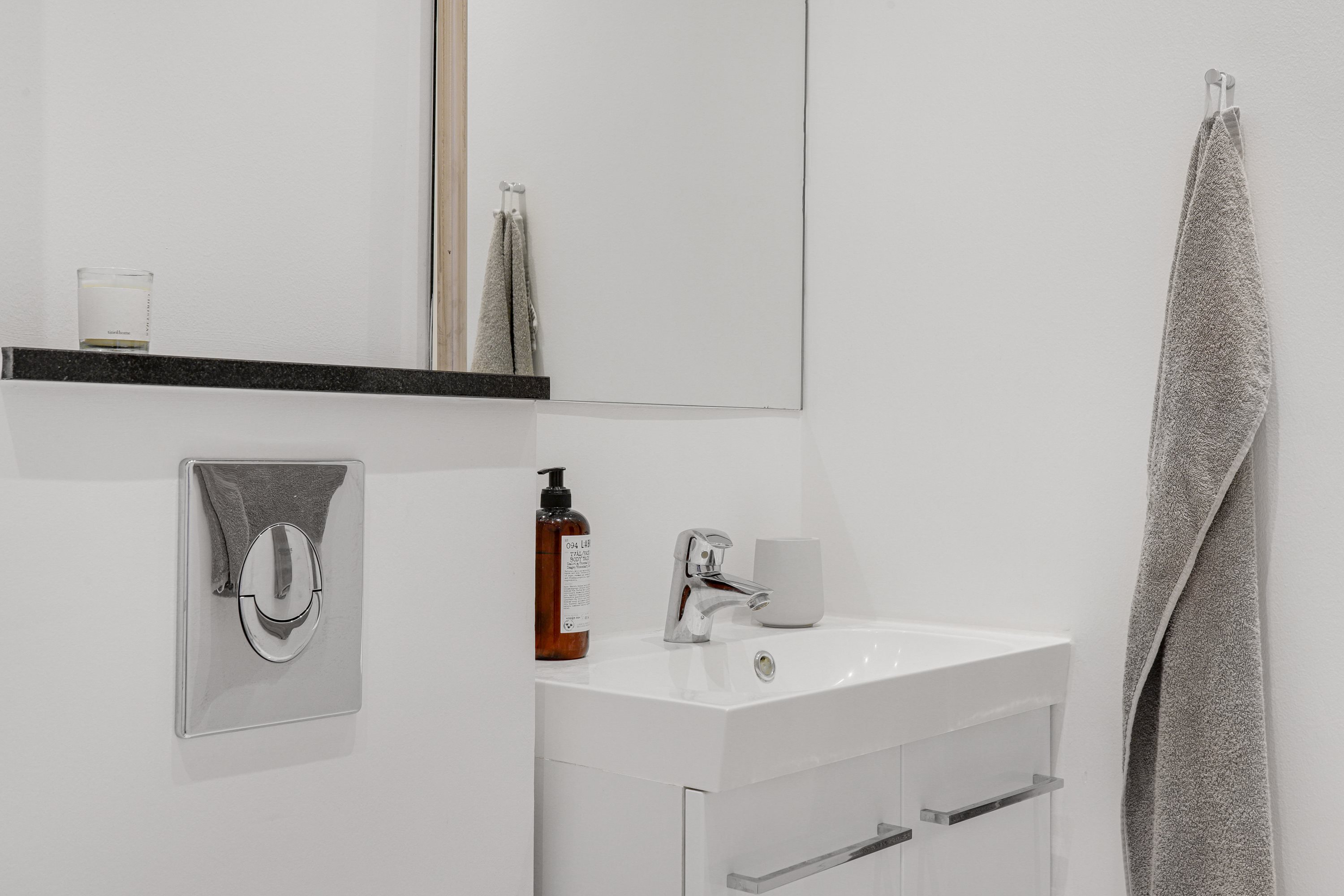 Fremhævet andet billede i fuldskærmstilstand. Billede af Jyllandsvej 12A, 2. th., 2000 Frederiksberg