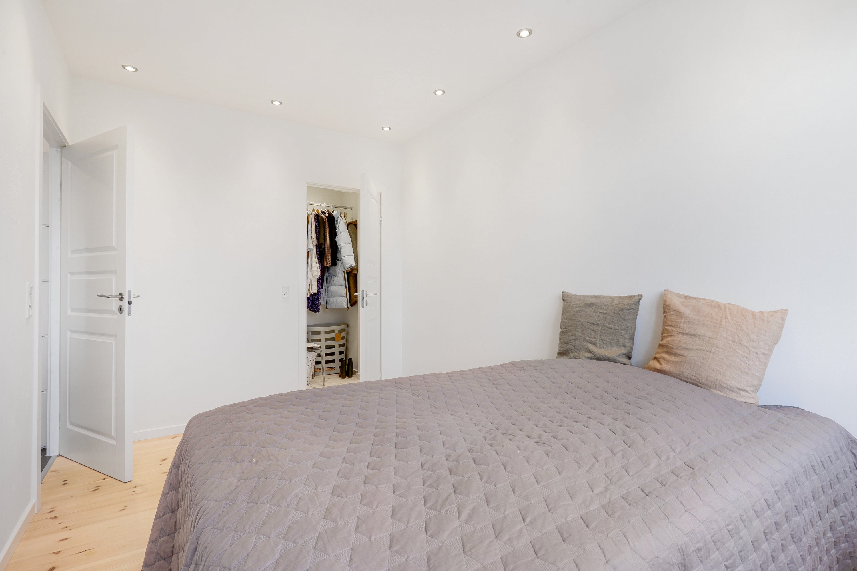 Fremhævet andet billede i fuldskærmstilstand. Billede af Jyllandsvej 12A, 2. th., 2000 Frederiksberg