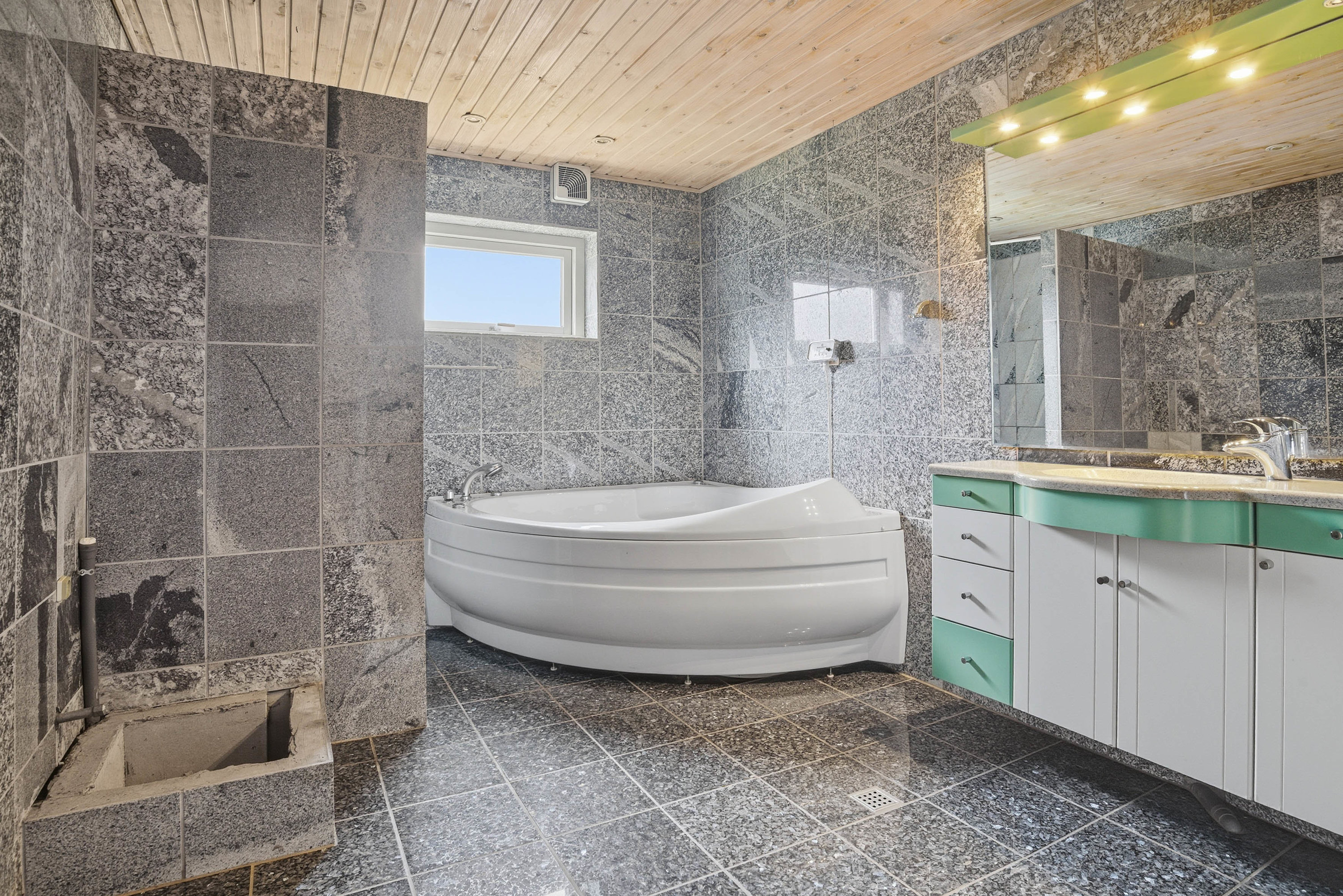 Fremhævet badeværelse billede i fuldskærmstilstand. Billede af Fabersvej 98, 7500 Holstebro