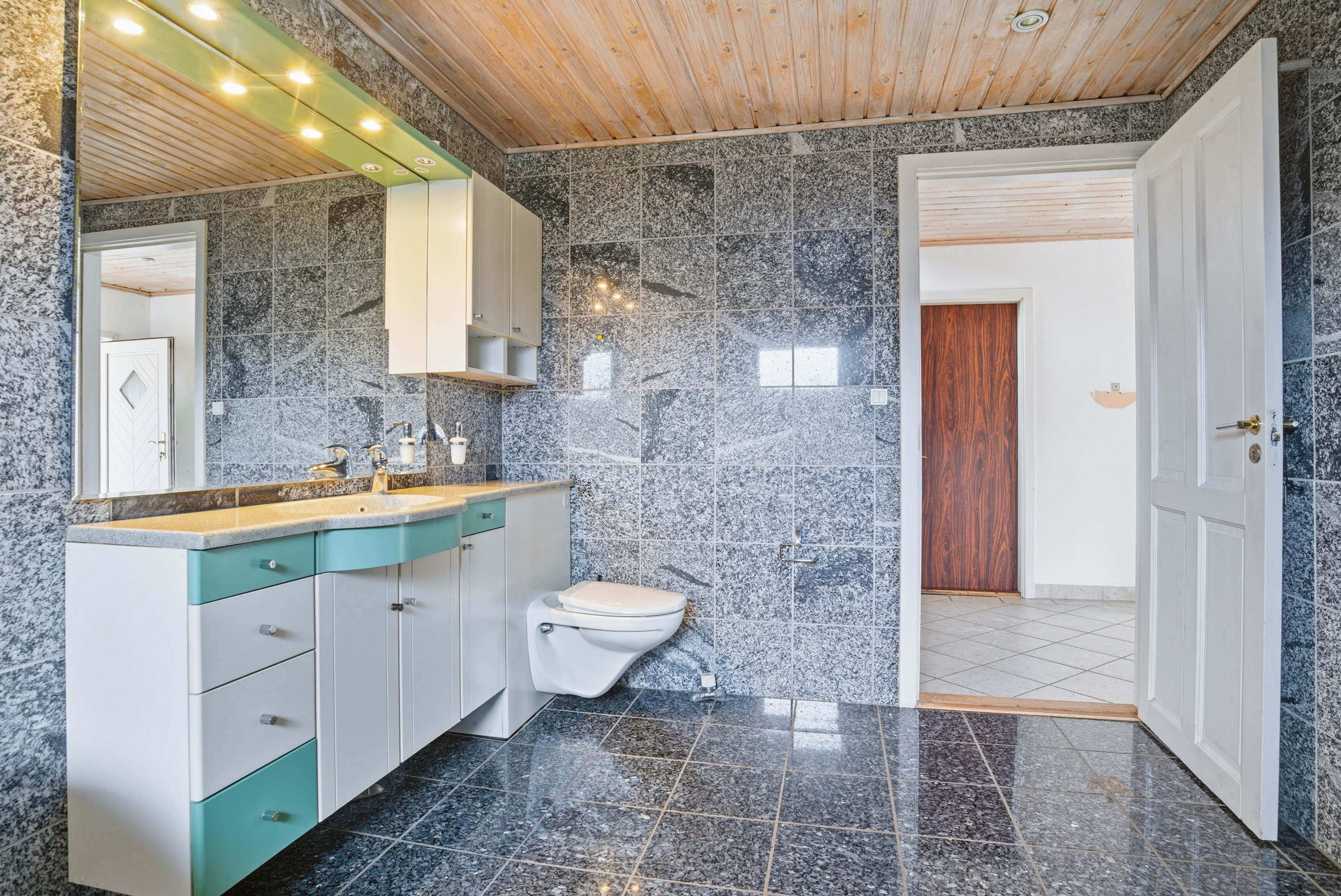 Fremhævet badeværelse billede i fuldskærmstilstand. Billede af Fabersvej 98, 7500 Holstebro