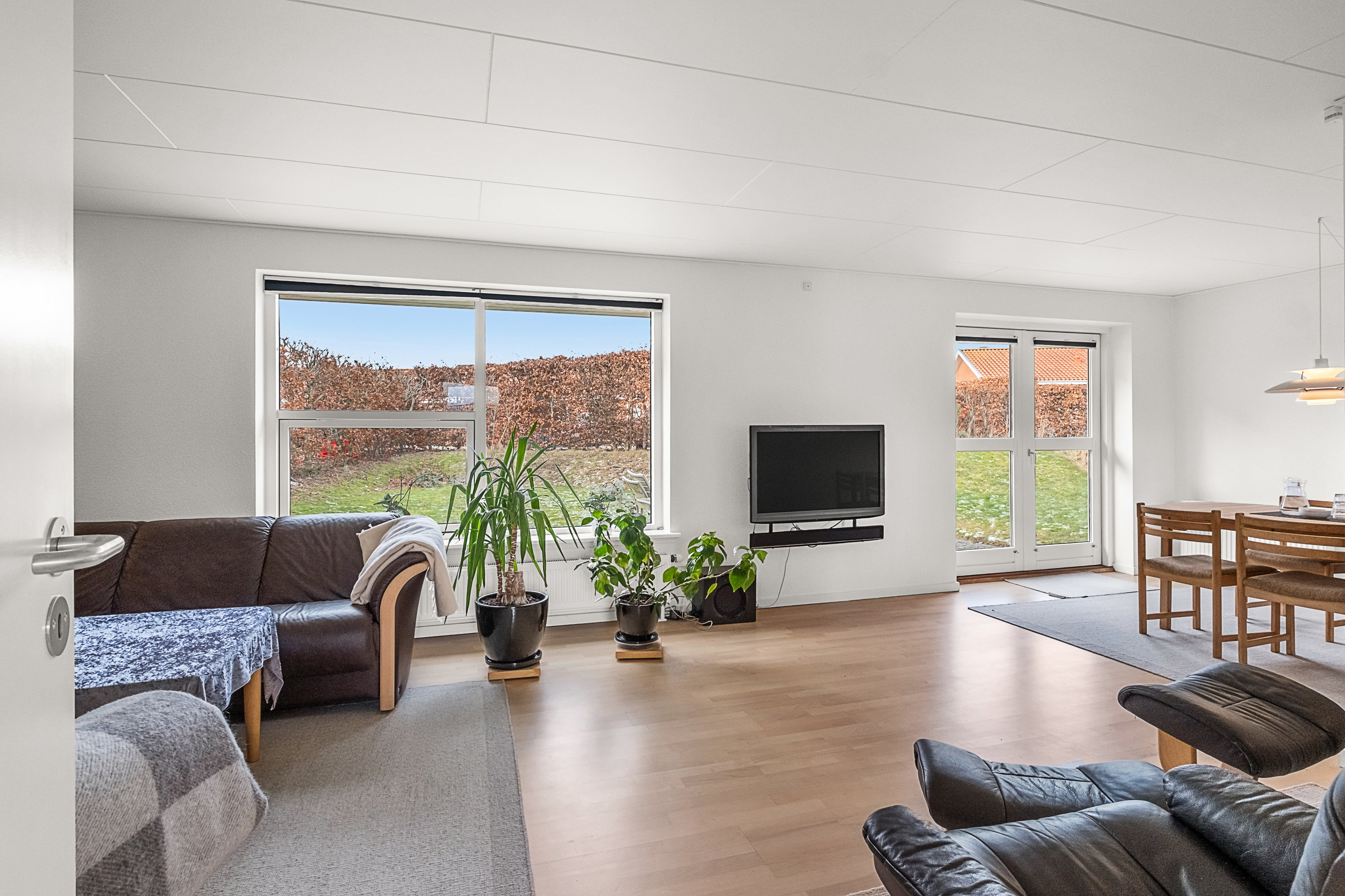 Fremhævet stue billede i fuldskærmstilstand. Billede af Bøgehaven 45, 8520 Lystrup