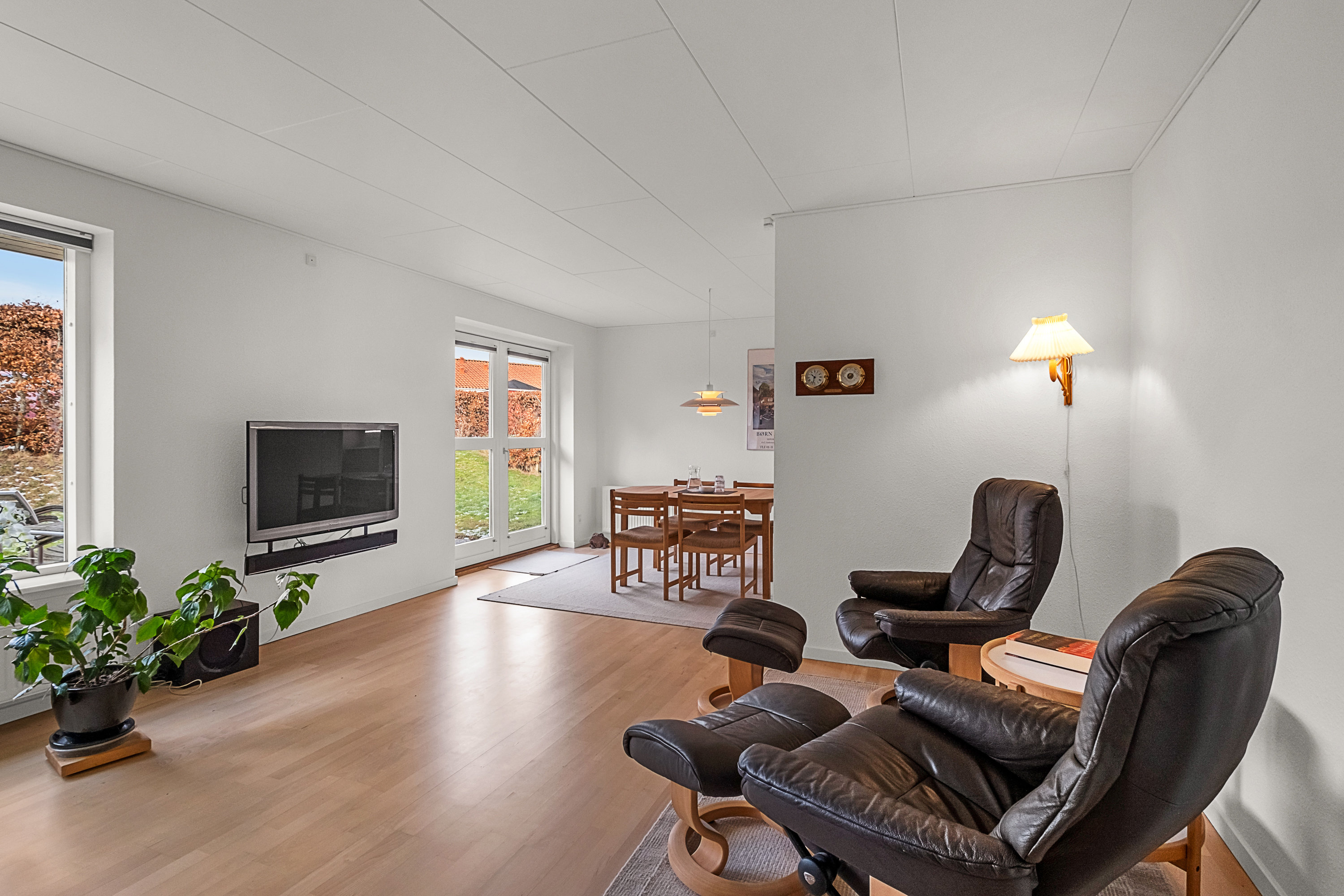 Fremhævet stue billede i fuldskærmstilstand. Billede af Bøgehaven 45, 8520 Lystrup