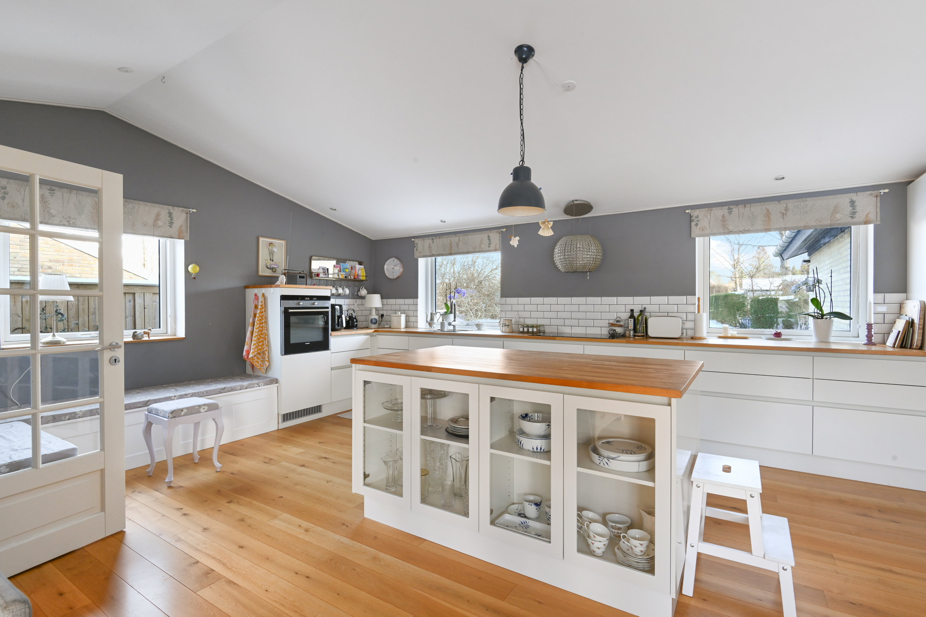 Fremhævet  billede i fuldskærmstilstand. Billede af Æblerosestien 1, 3460 Birkerød