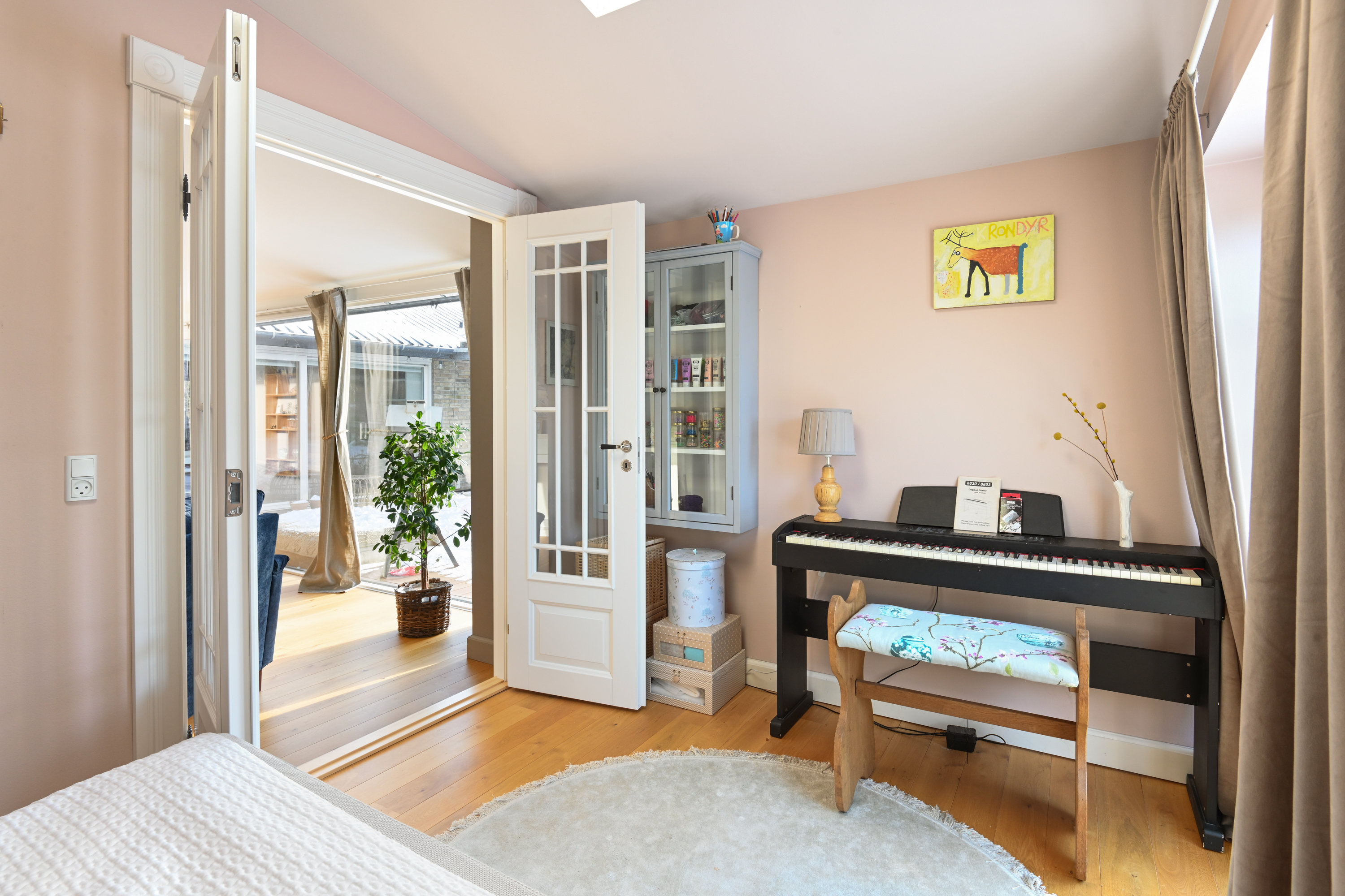 Fremhævet  billede i fuldskærmstilstand. Billede af Æblerosestien 1, 3460 Birkerød