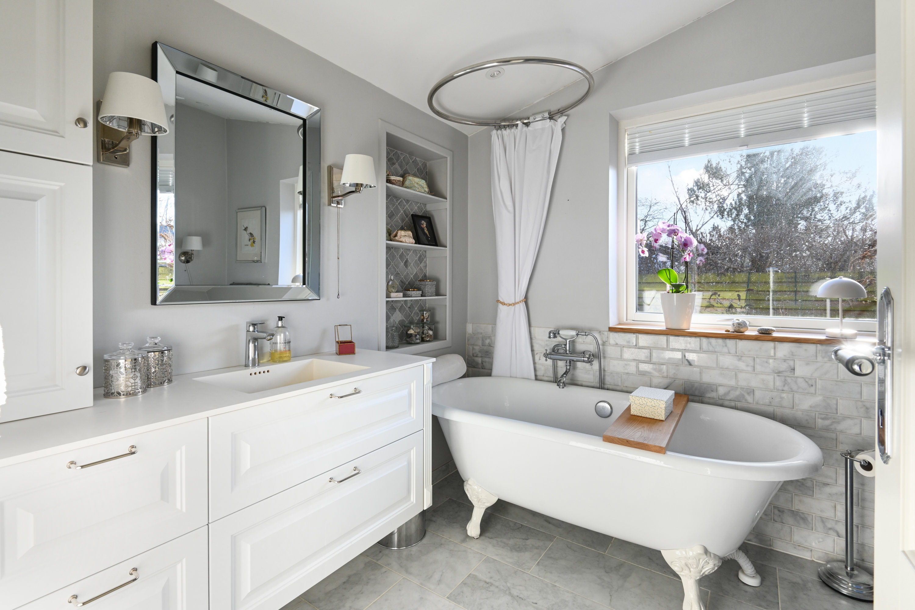 Fremhævet  billede i fuldskærmstilstand. Billede af Æblerosestien 1, 3460 Birkerød