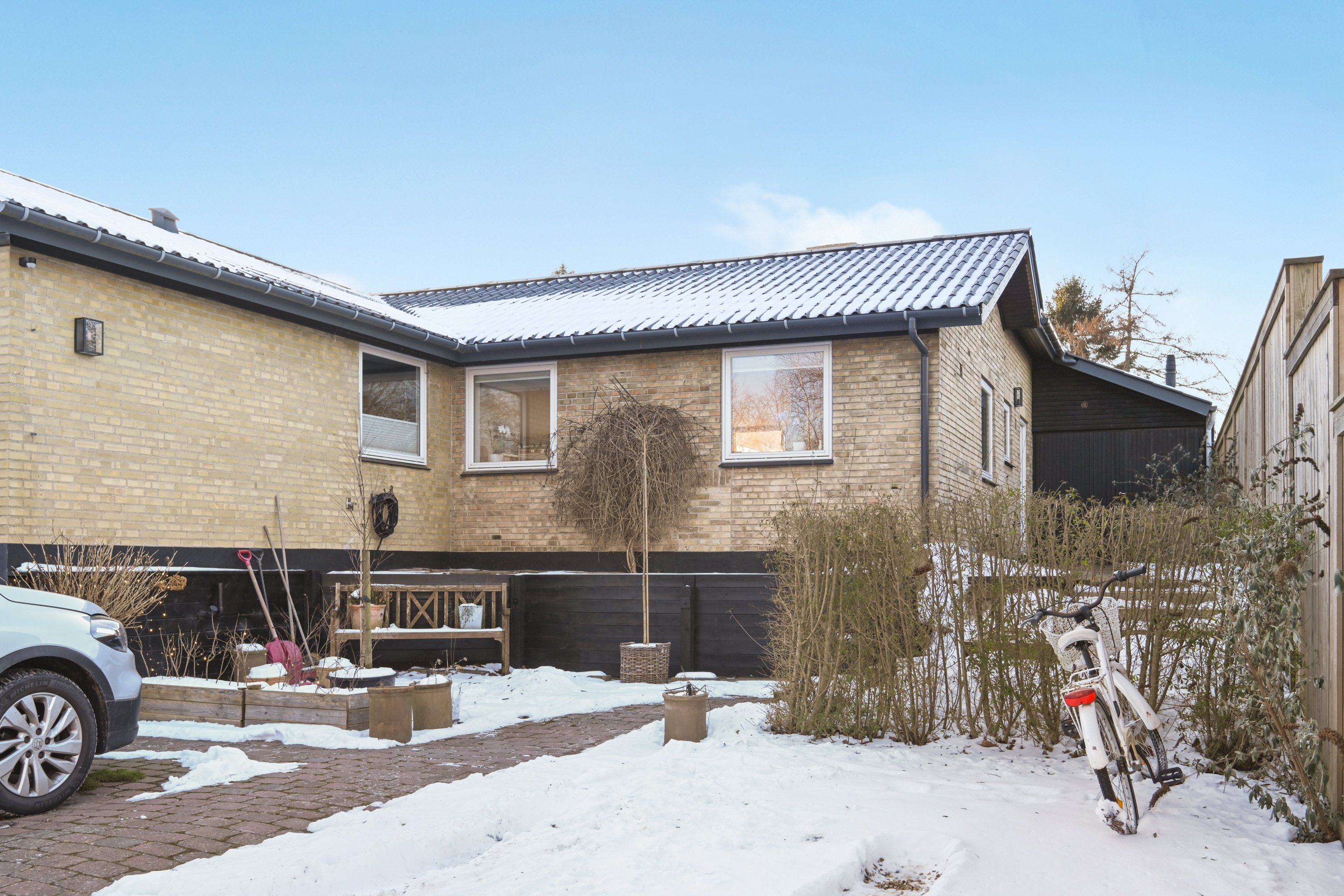 Fremhævet  billede i fuldskærmstilstand. Billede af Æblerosestien 1, 3460 Birkerød