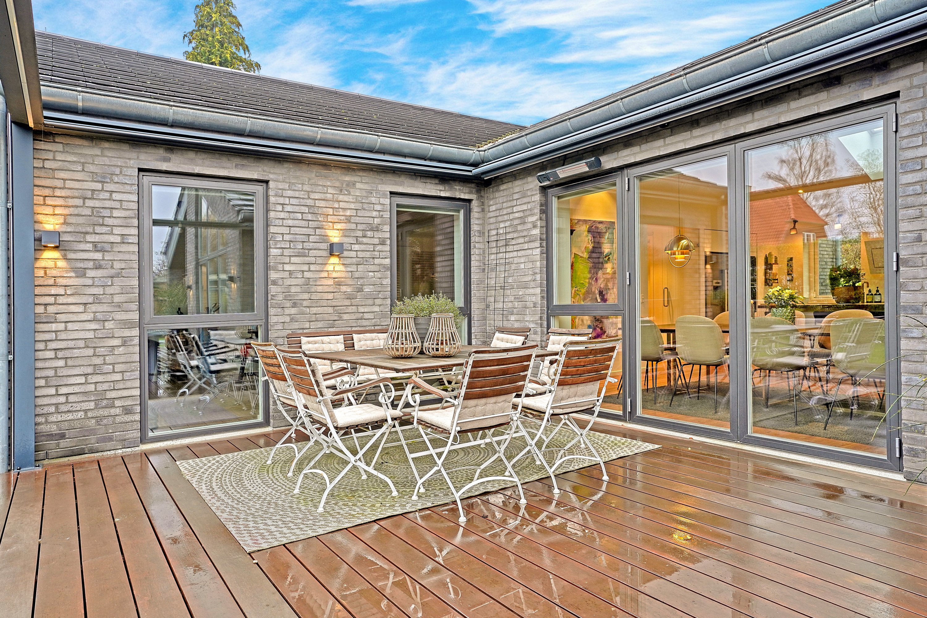 Fremhævet terrasse billede i fuldskærmstilstand. Billede af Ellevej 6, 3400 Hillerød