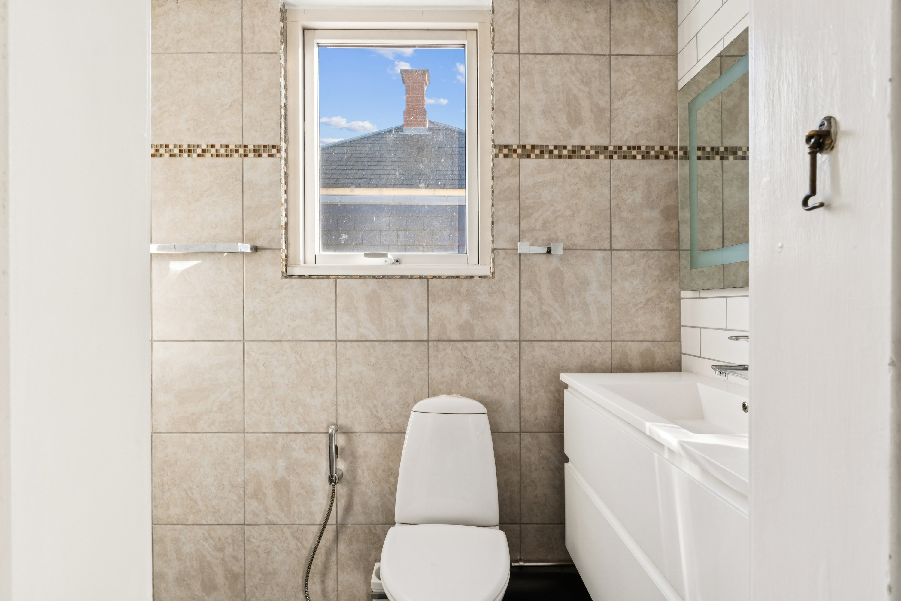 Fremhævet badeværelse billede i fuldskærmstilstand. Billede af Tranegårdsvej 51, 2. tv., 2900 Hellerup