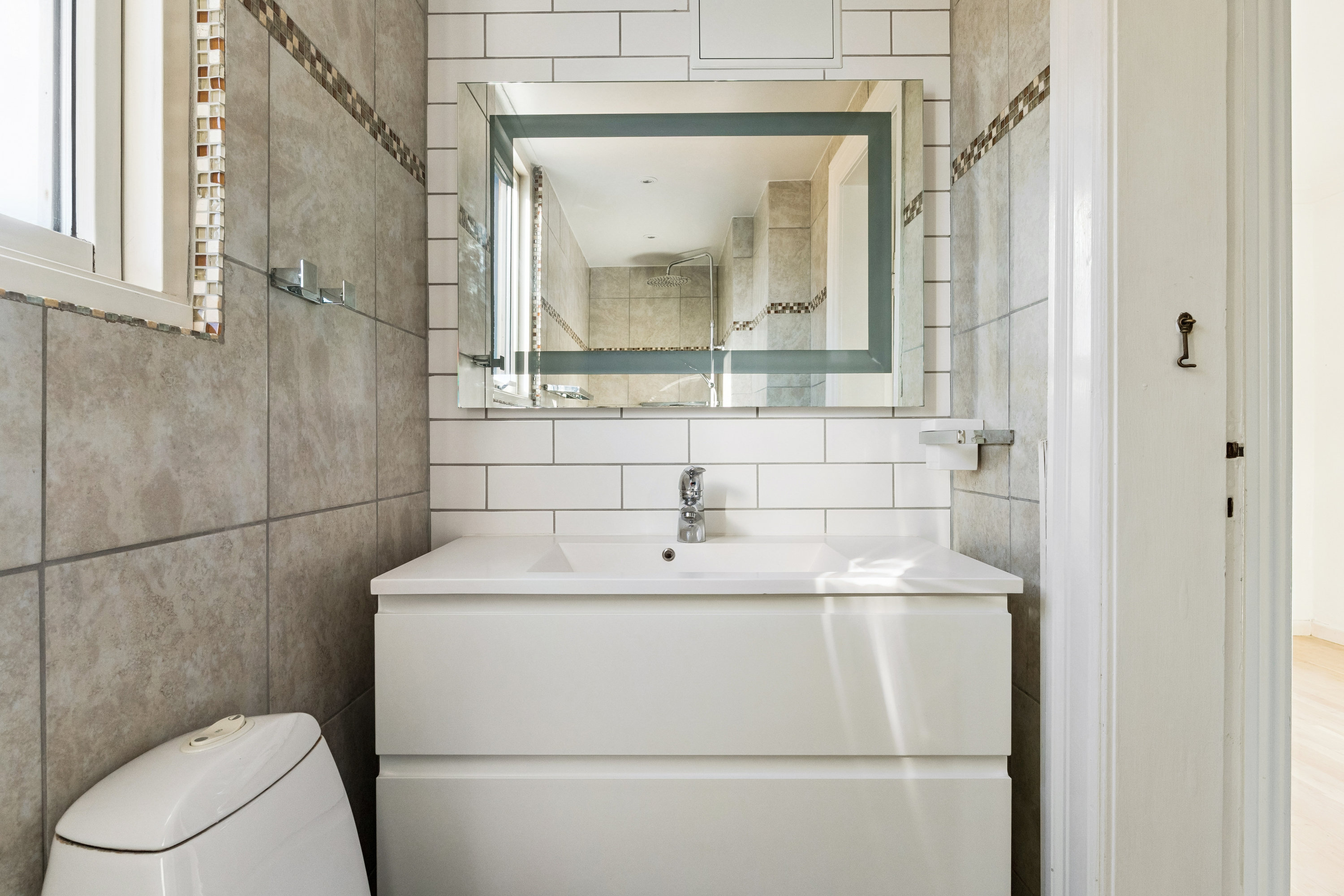 Fremhævet badeværelse billede i fuldskærmstilstand. Billede af Tranegårdsvej 51, 2. tv., 2900 Hellerup