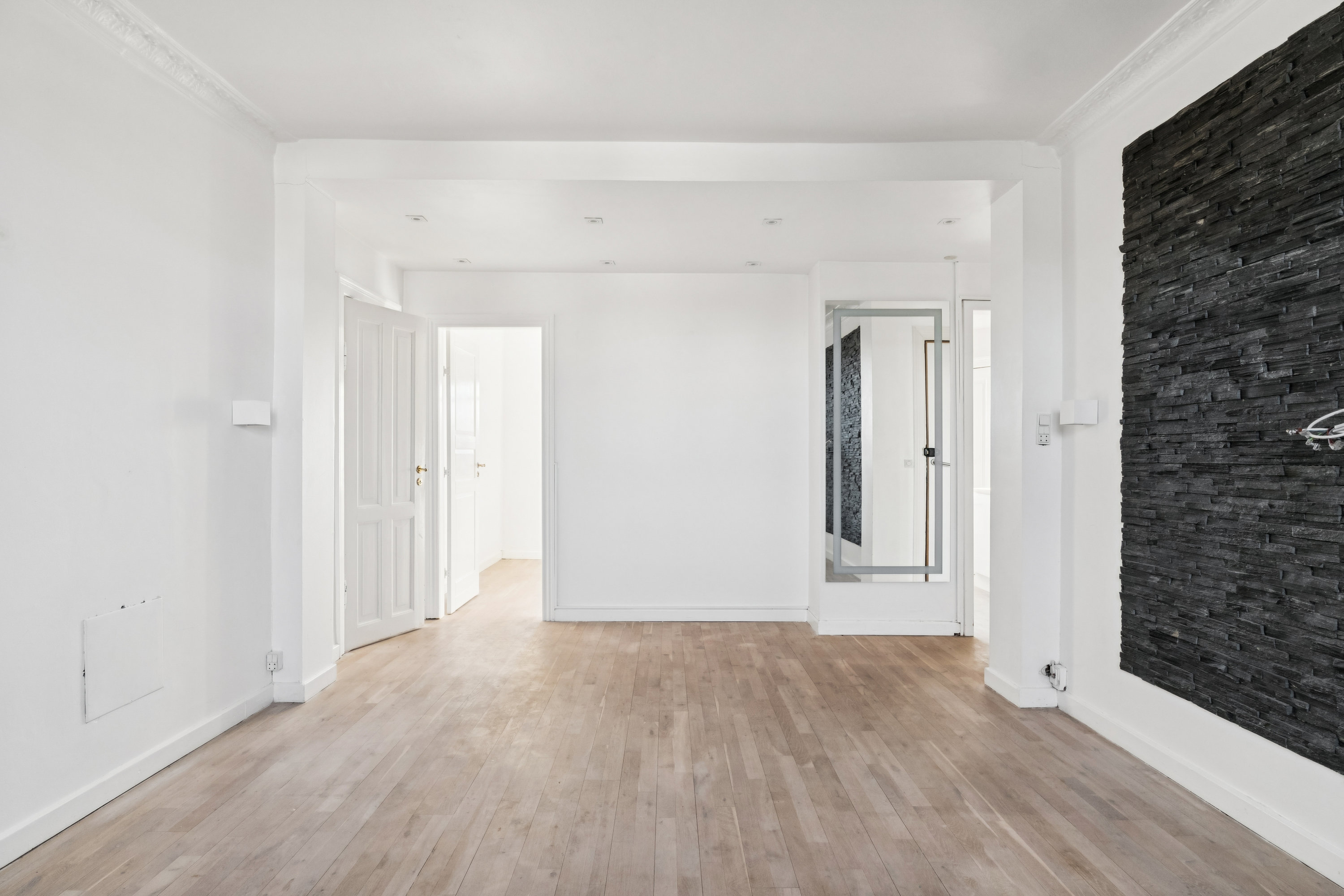 Fremhævet stue billede i fuldskærmstilstand. Billede af Tranegårdsvej 51, 2. tv., 2900 Hellerup