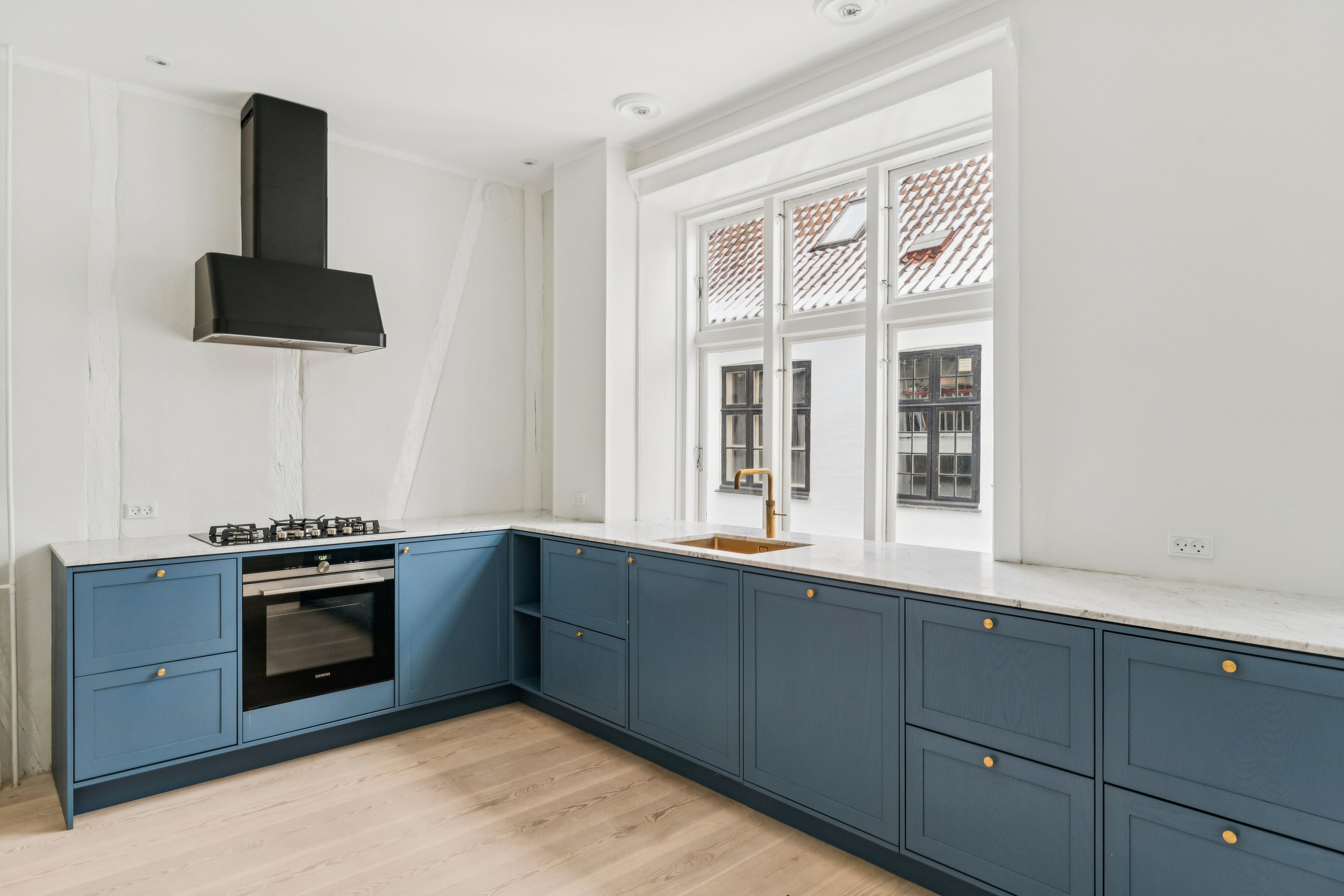 Fremhævet køkken billede i fuldskærmstilstand. Billede af Store Kongensgade 67A, 3. tv., 1264 København K