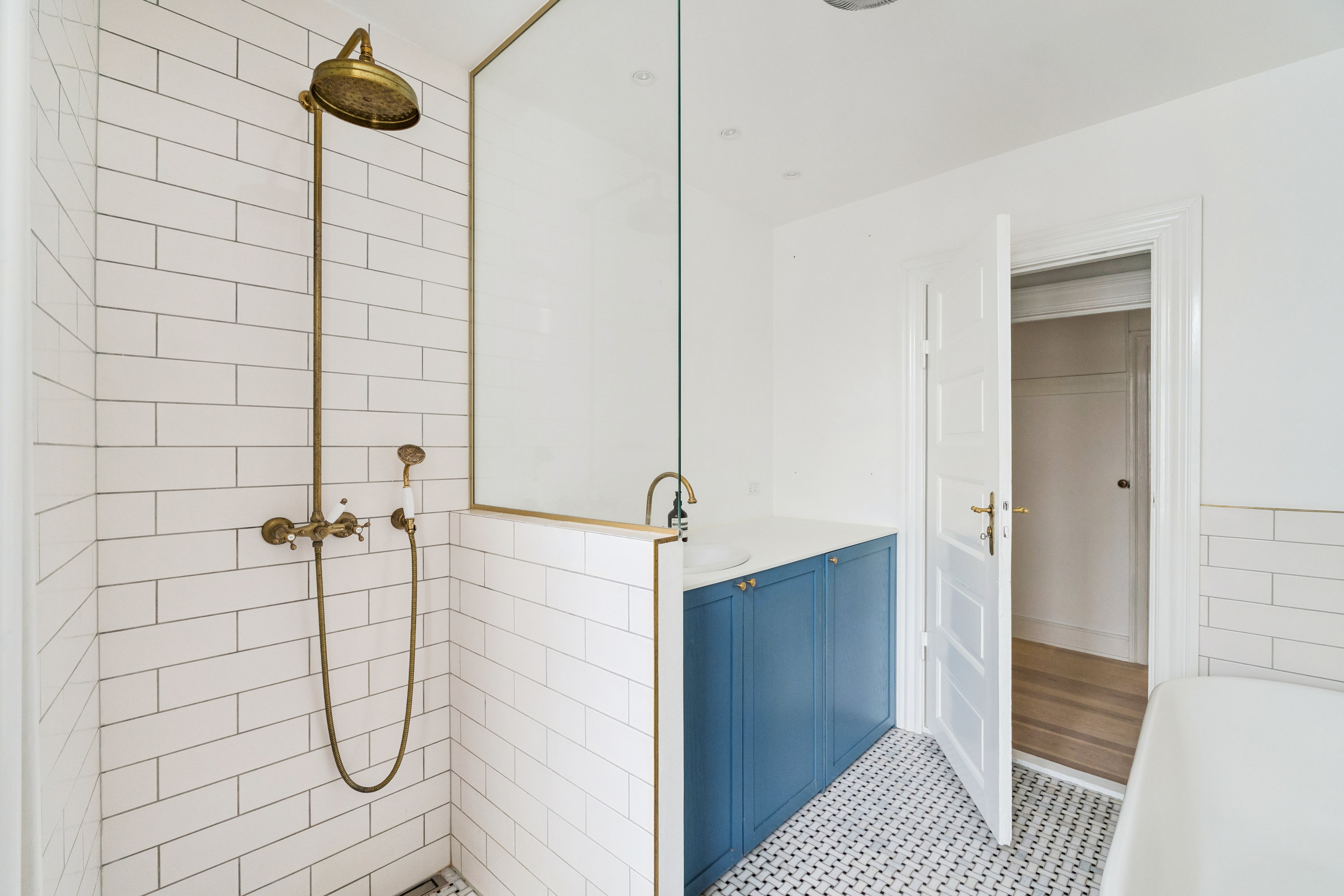 Fremhævet badeværelse billede i fuldskærmstilstand. Billede af Store Kongensgade 67A, 3. tv., 1264 København K