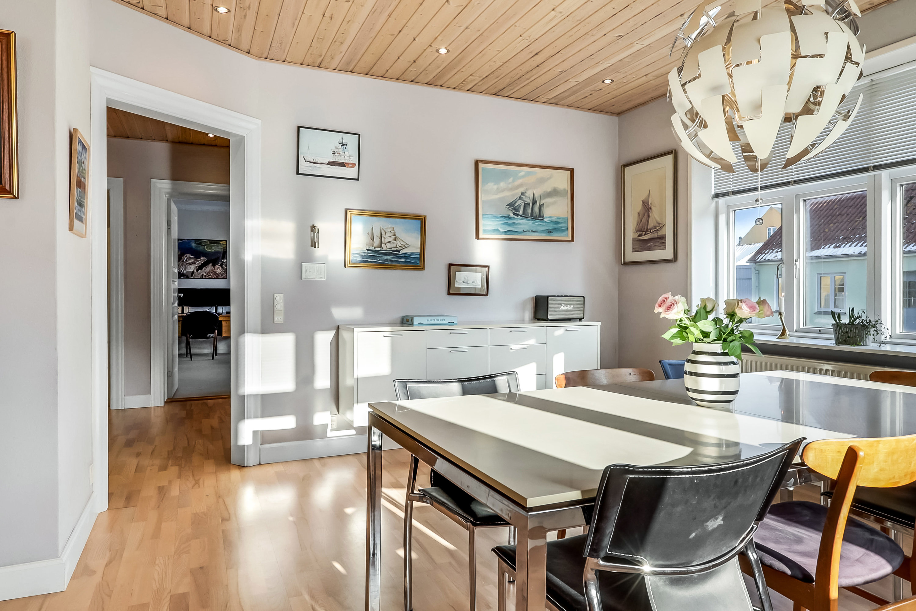 Fremhævet stue billede i fuldskærmstilstand. Billede af Vestergade 4, 5960 Marstal