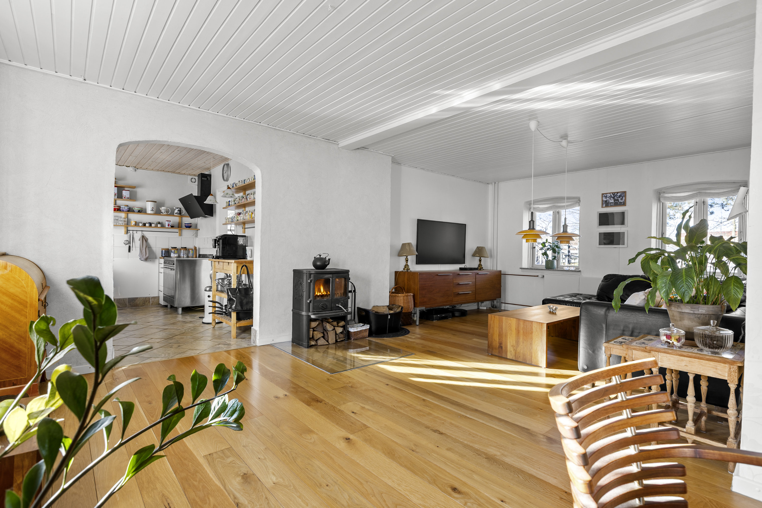 Fremhævet stue billede i fuldskærmstilstand. Billede af Landevejen 38, 4060 Kirke Såby