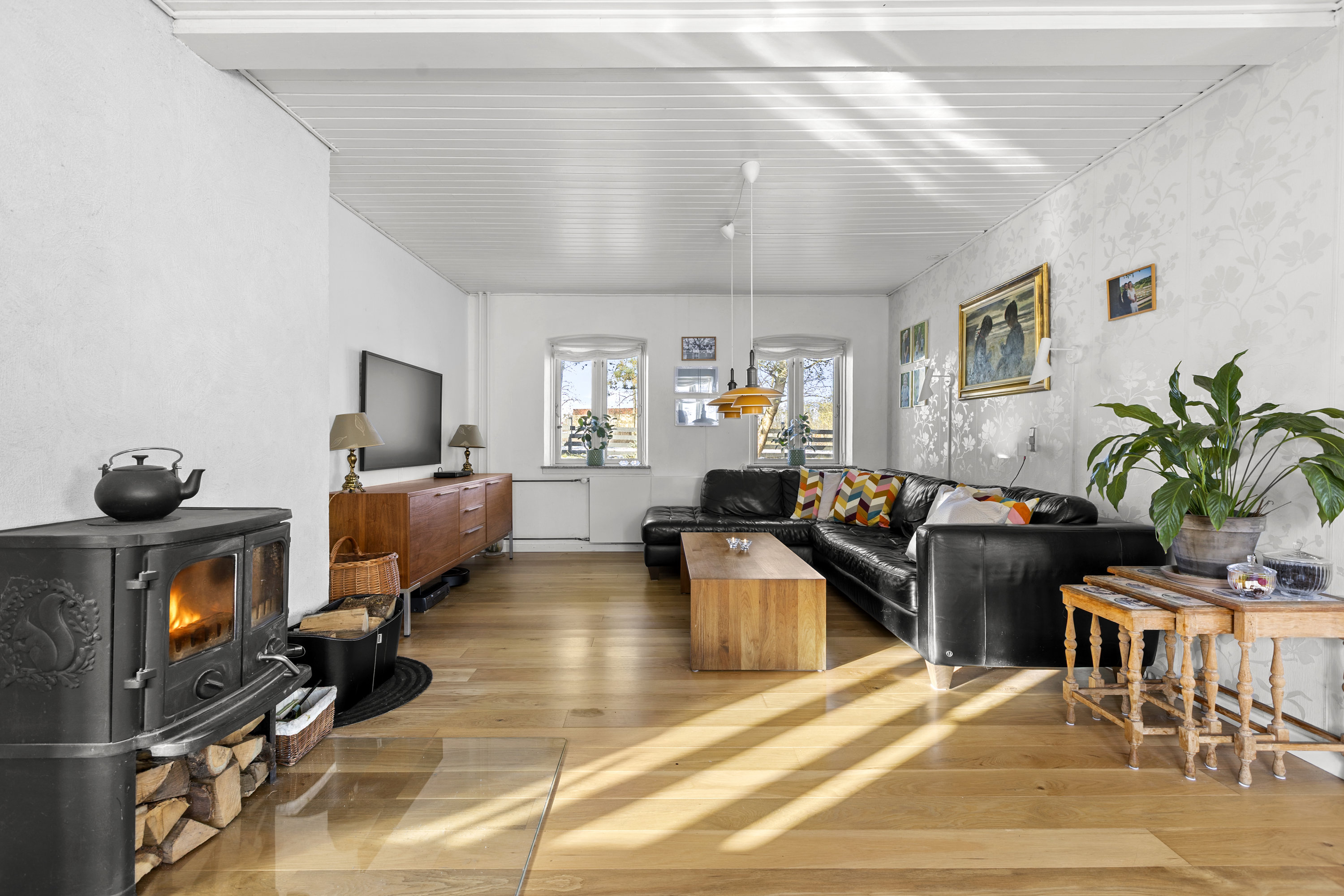 Fremhævet stue billede i fuldskærmstilstand. Billede af Landevejen 38, 4060 Kirke Såby