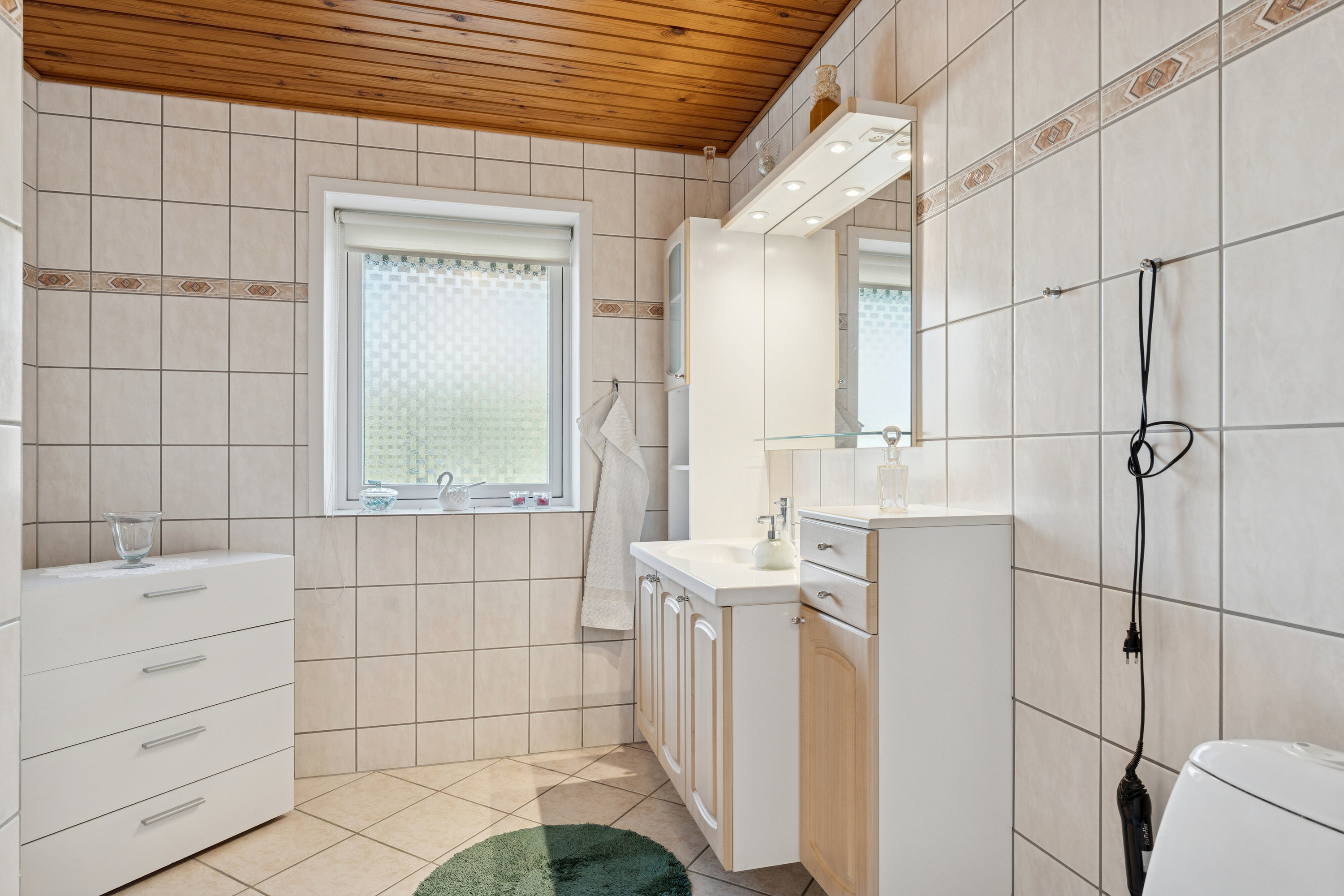 Fremhævet badeværelse billede i fuldskærmstilstand. Billede af Æblehaven 116, 6040 Egtved