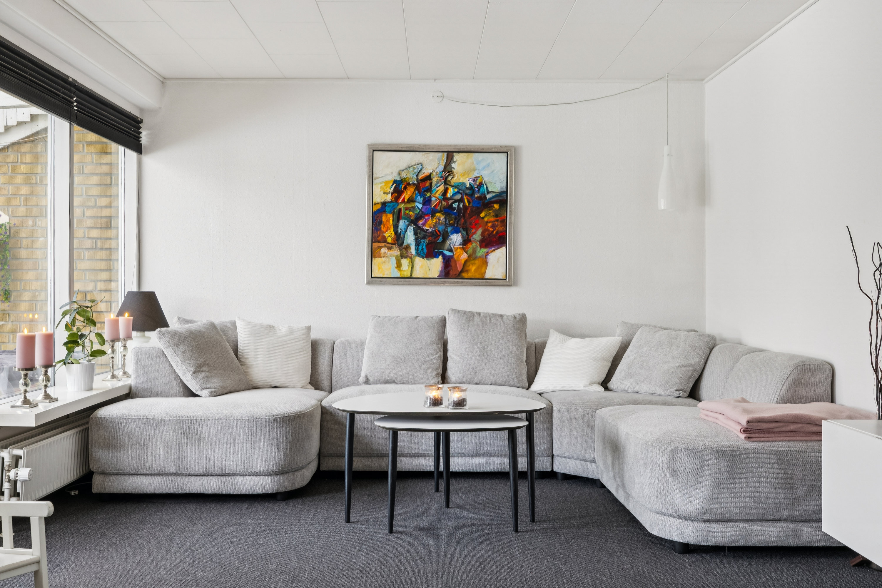 Fremhævet stue billede i fuldskærmstilstand. Billede af Bergthorasvej 59, Højstrup, 5210 Odense NV