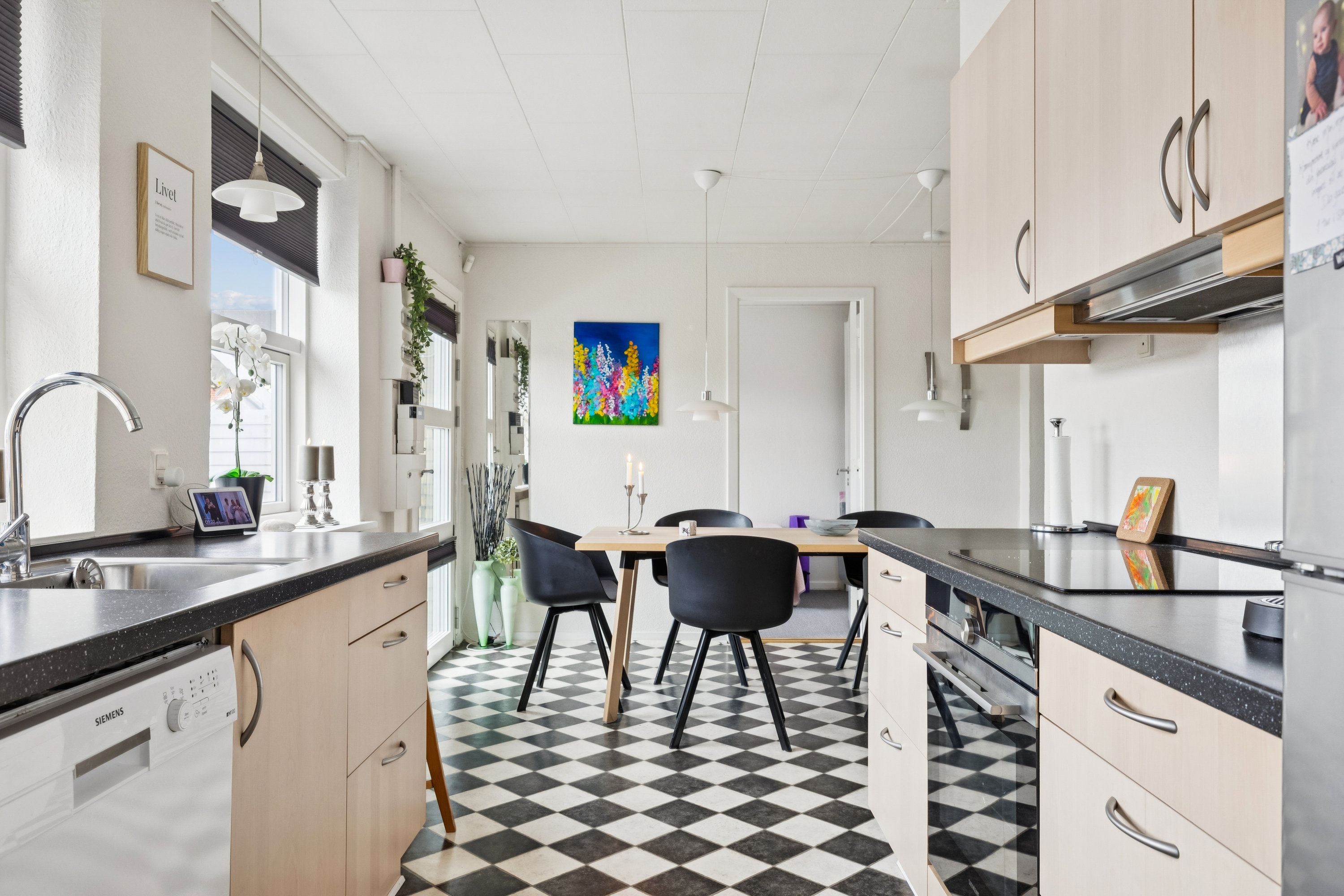 Fremhævet køkken billede i fuldskærmstilstand. Billede af Bergthorasvej 59, Højstrup, 5210 Odense NV