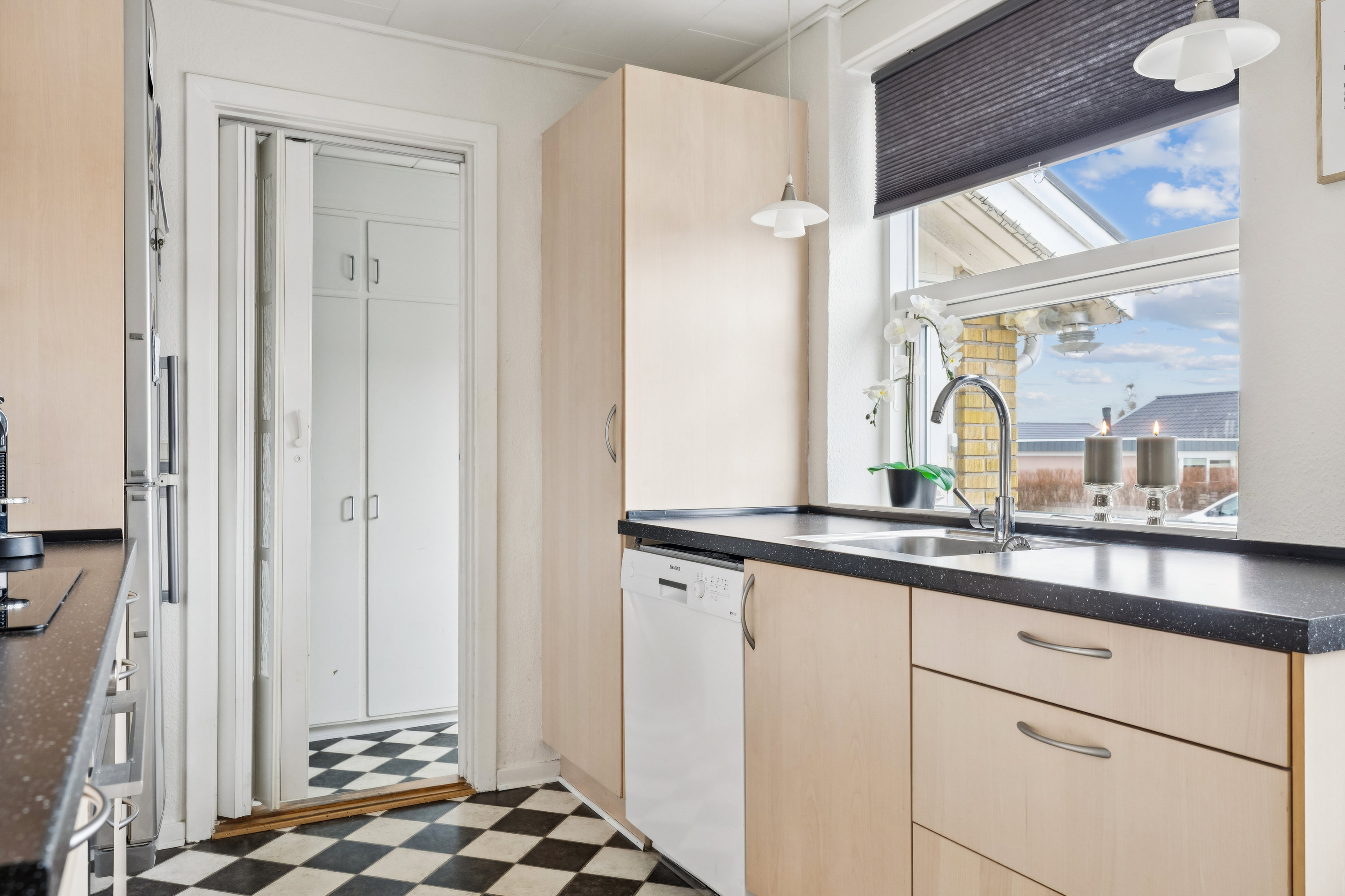 Fremhævet køkken billede i fuldskærmstilstand. Billede af Bergthorasvej 59, Højstrup, 5210 Odense NV