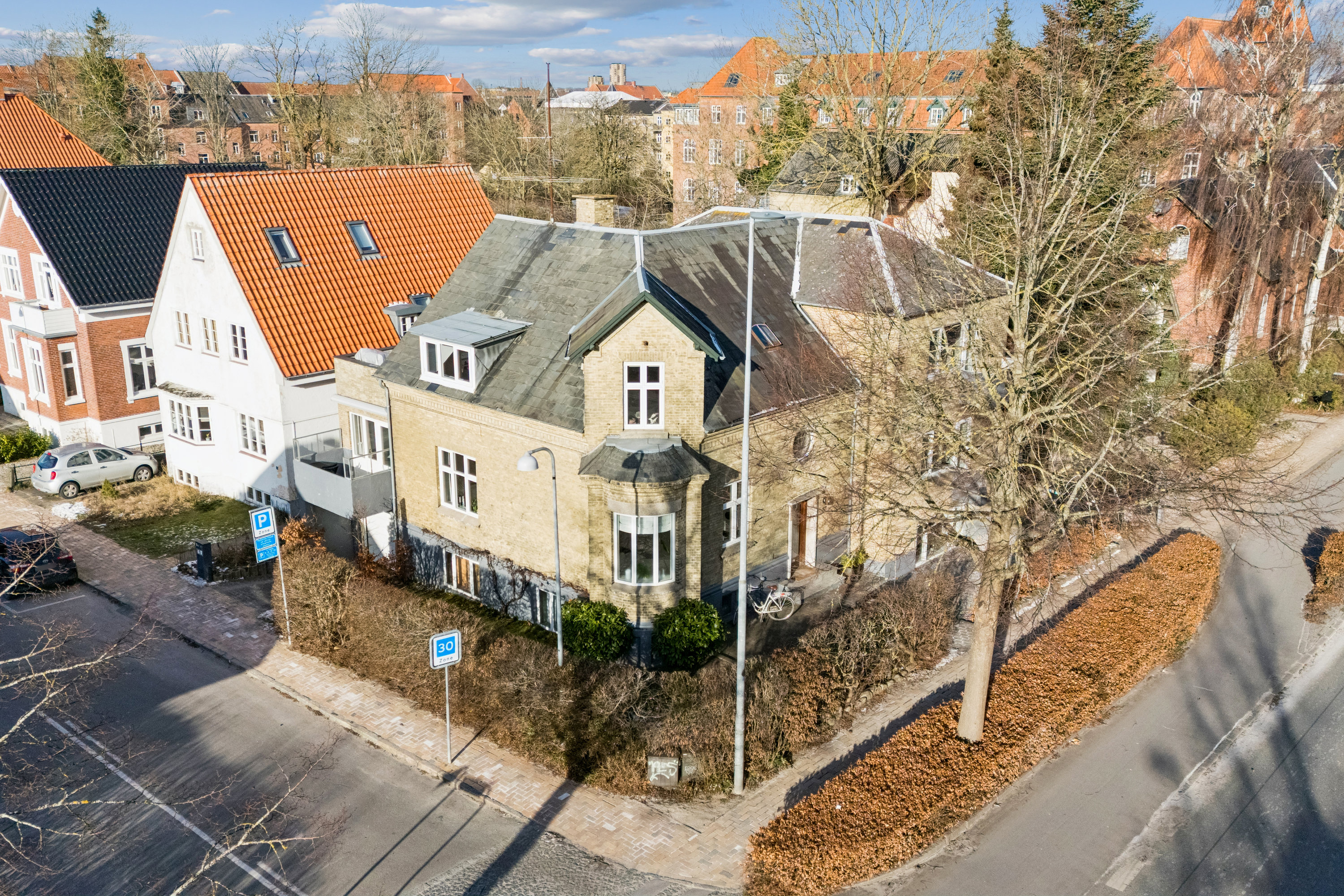 Fremhævet andet billede i fuldskærmstilstand. Billede af Hjallesevej 57, st.. th., 5000 Odense C