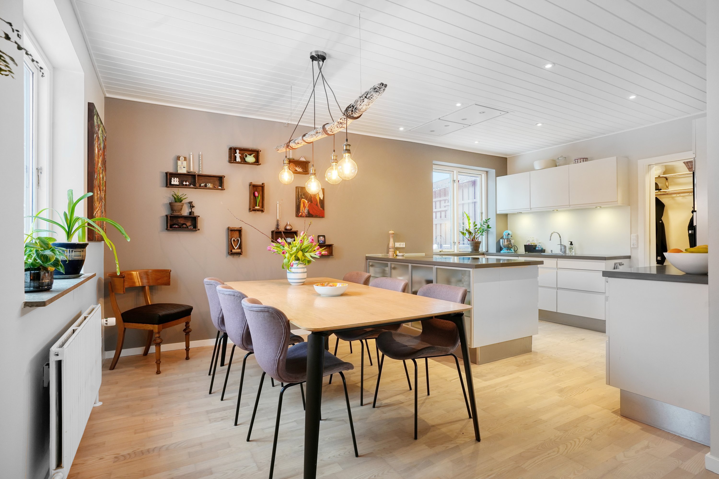 Miniaturebillede 1: spisestue. Billede af Birgitte Gøyesvej 28, 3400 Hillerød