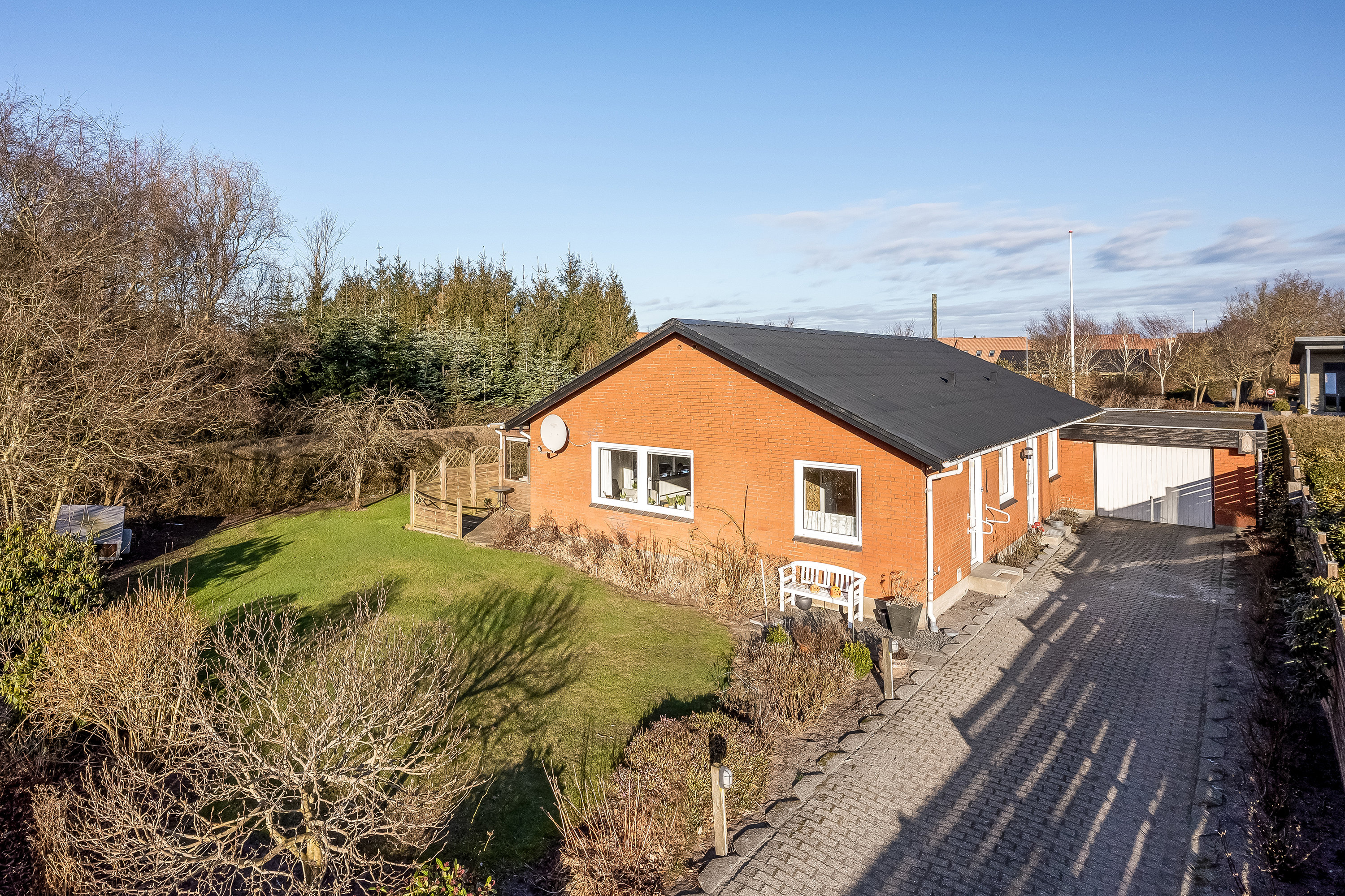 Villa: Ejendommen på Engdraget 12, 6940 Lem St