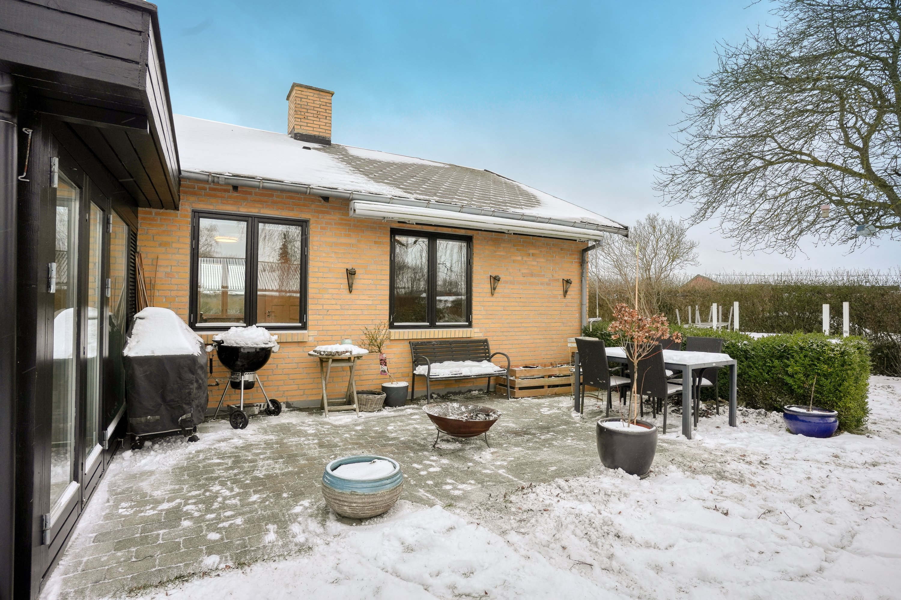 Fremhævet terrasse billede i fuldskærmstilstand. Billede af Birgitte Gøyesvej 28, 3400 Hillerød