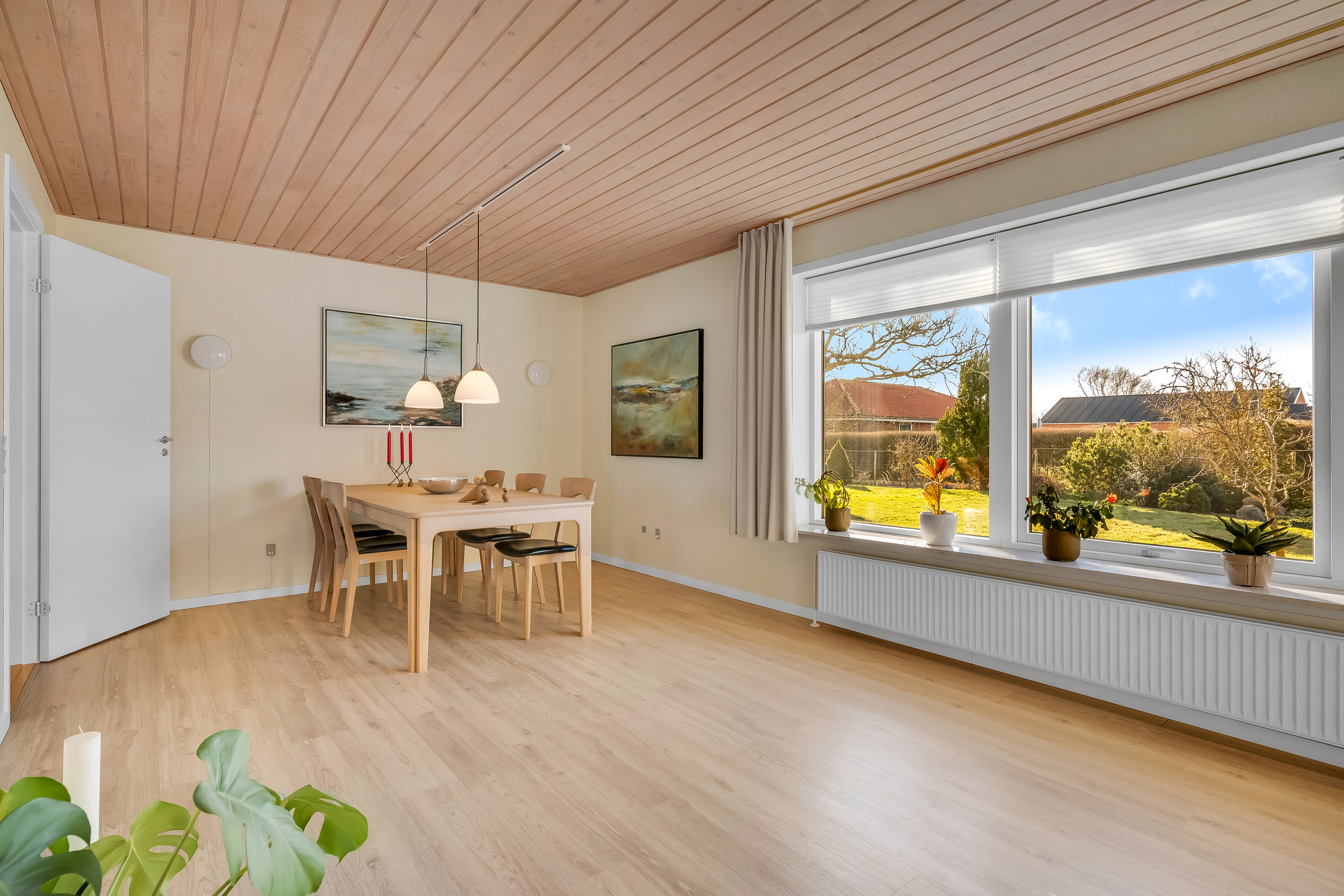 Fremhævet stue billede i fuldskærmstilstand. Billede af Kærsangervej 19, Rindum, 6950 Ringkøbing