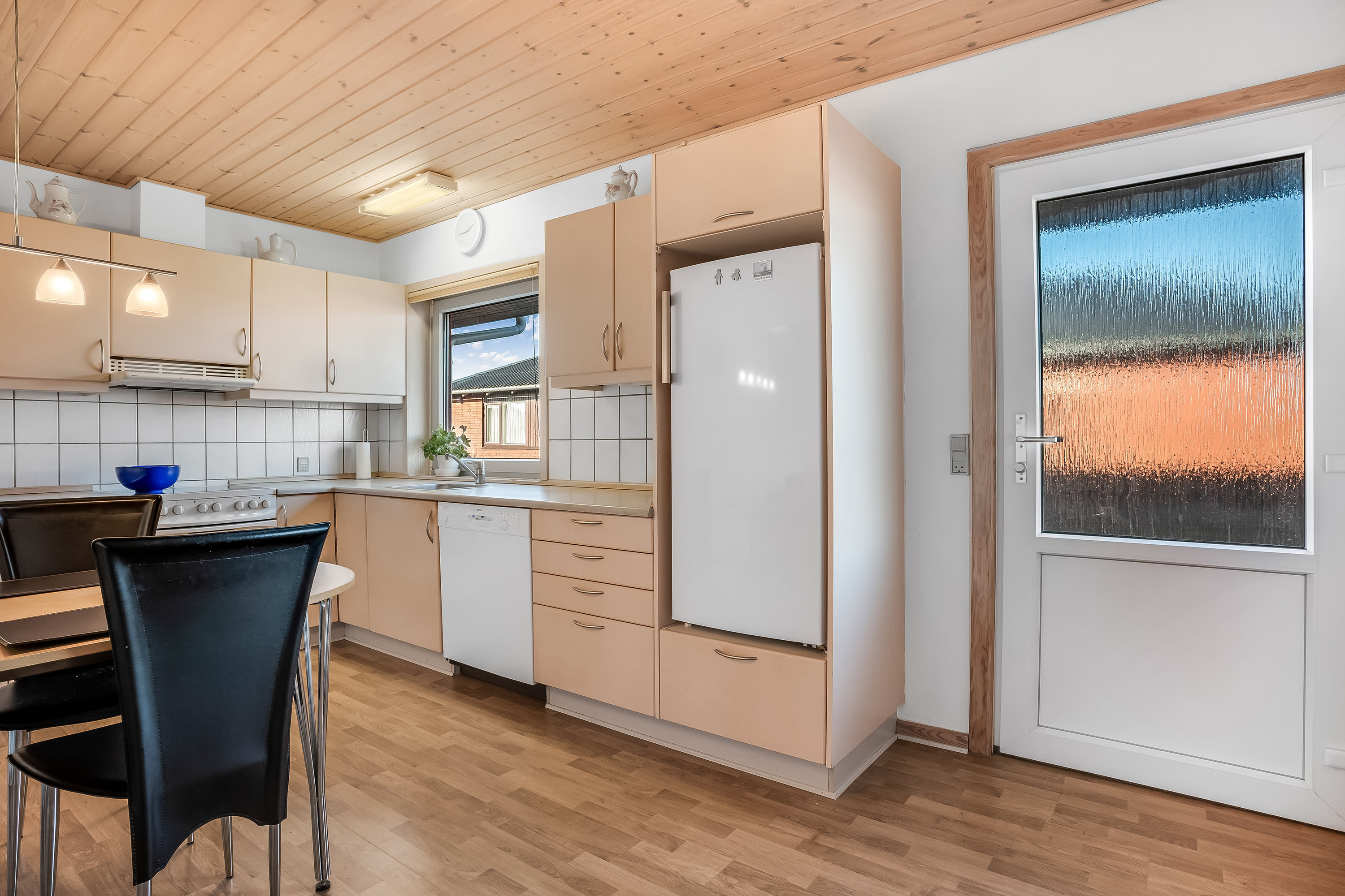 Fremhævet køkken billede i fuldskærmstilstand. Billede af Østergade 22, 6960 Hvide Sande