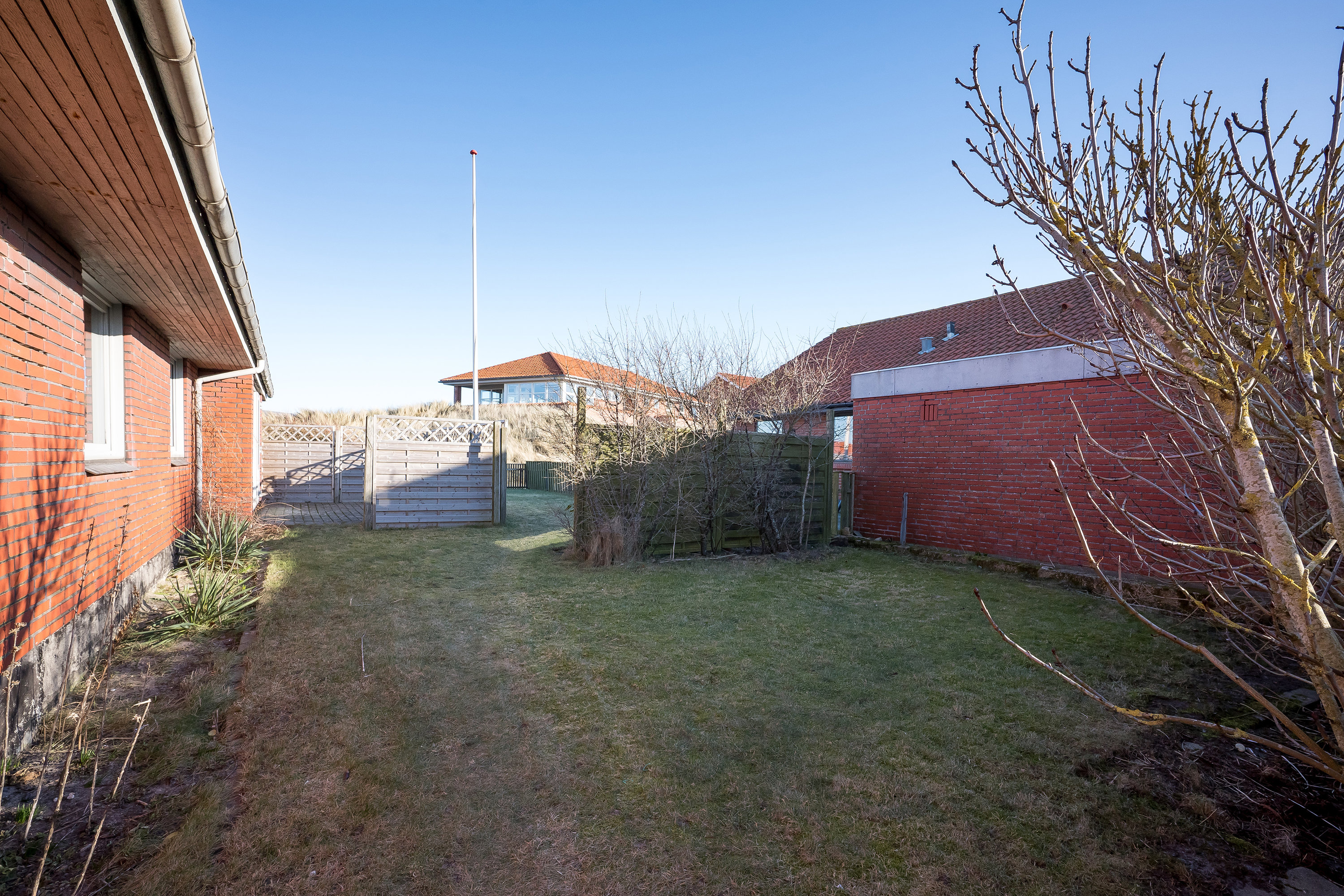 Fremhævet have billede i fuldskærmstilstand. Billede af Østergade 22, 6960 Hvide Sande