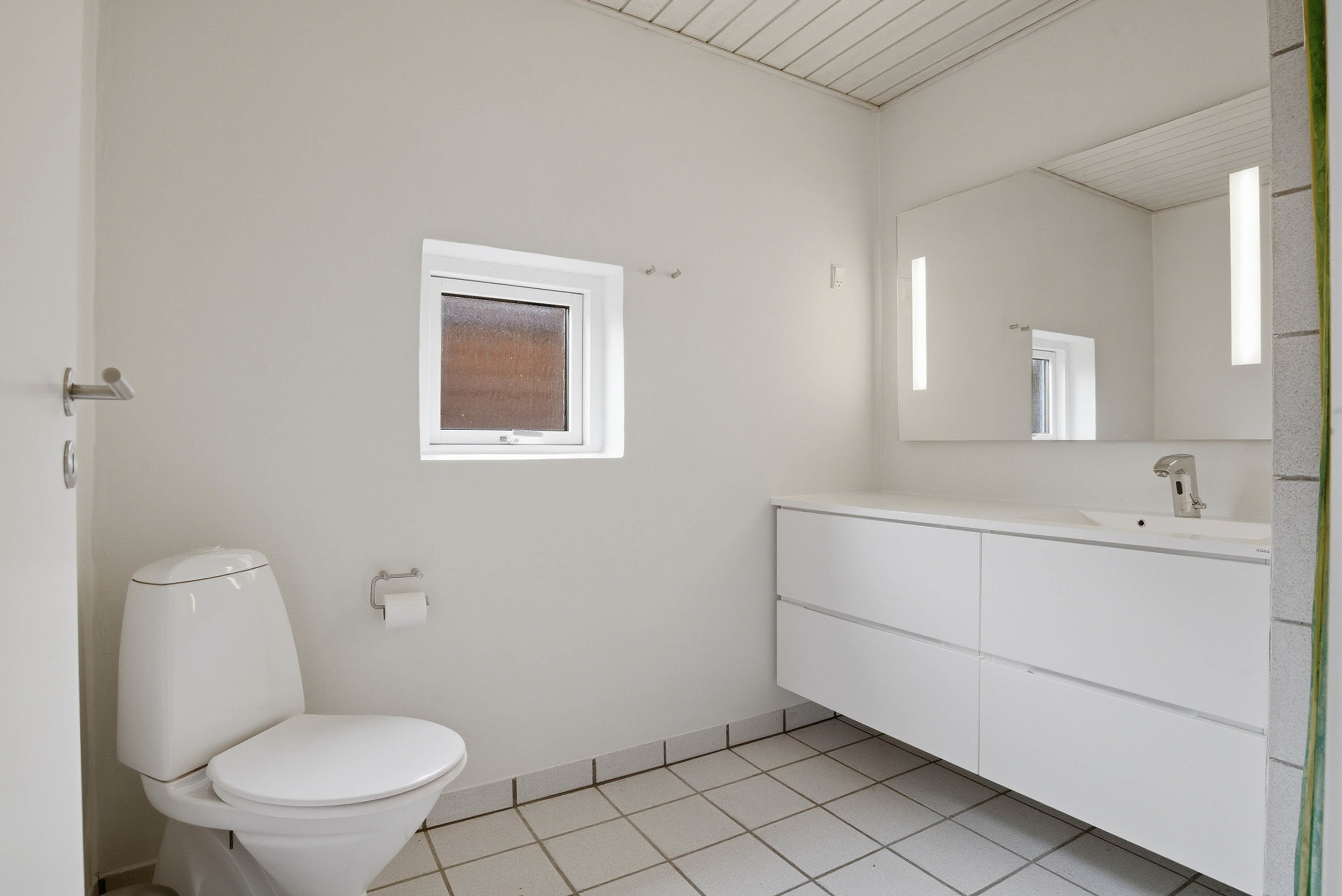 Fremhævet badeværelse billede i fuldskærmstilstand. Billede af Vester Kirkebakke 6, Mejrup, 7500 Holstebro