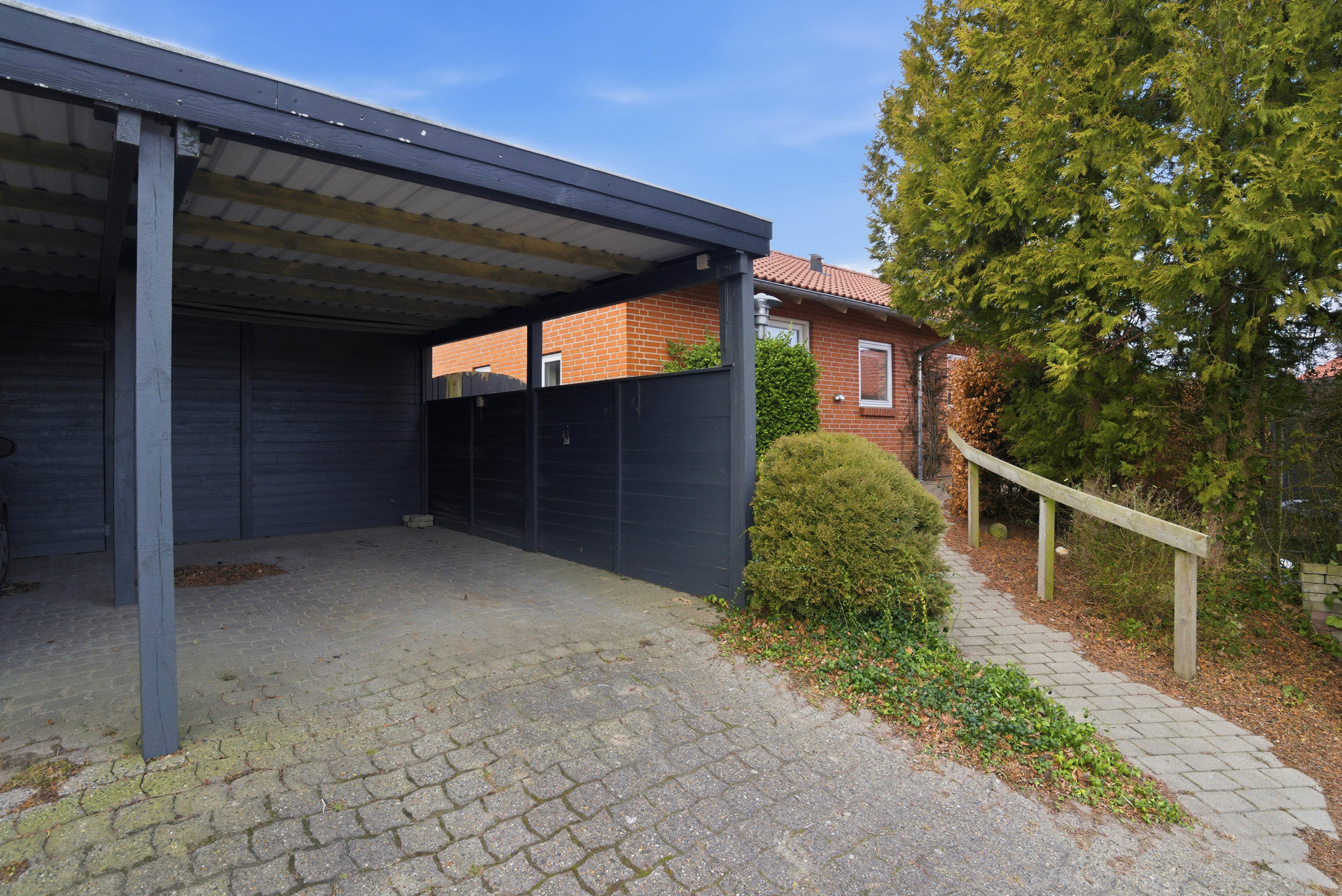 Fremhævet carport billede i fuldskærmstilstand. Billede af Vester Kirkebakke 6, Mejrup, 7500 Holstebro