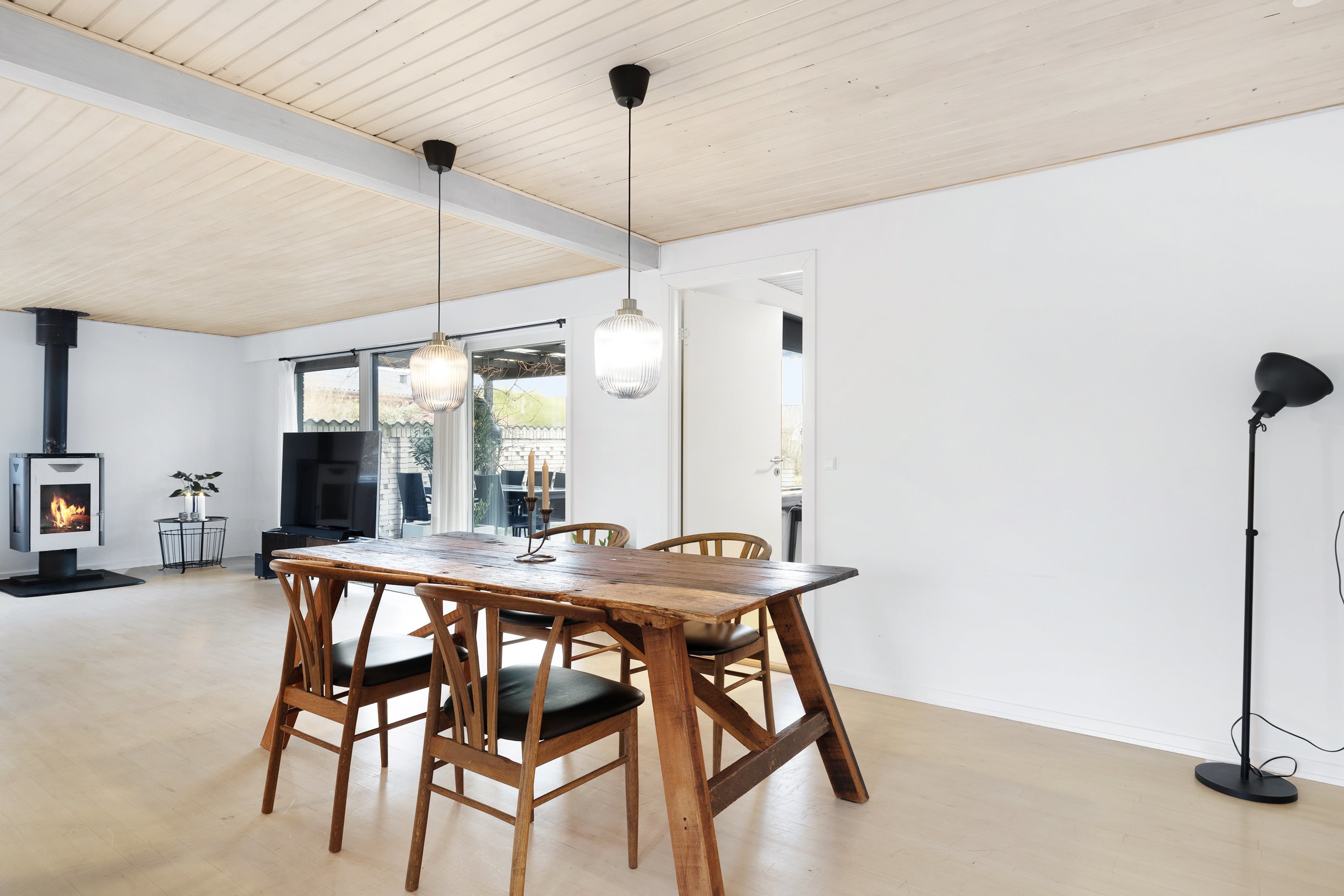 Fremhævet stue billede i fuldskærmstilstand. Billede af Skovvangen 9, 5683 Haarby